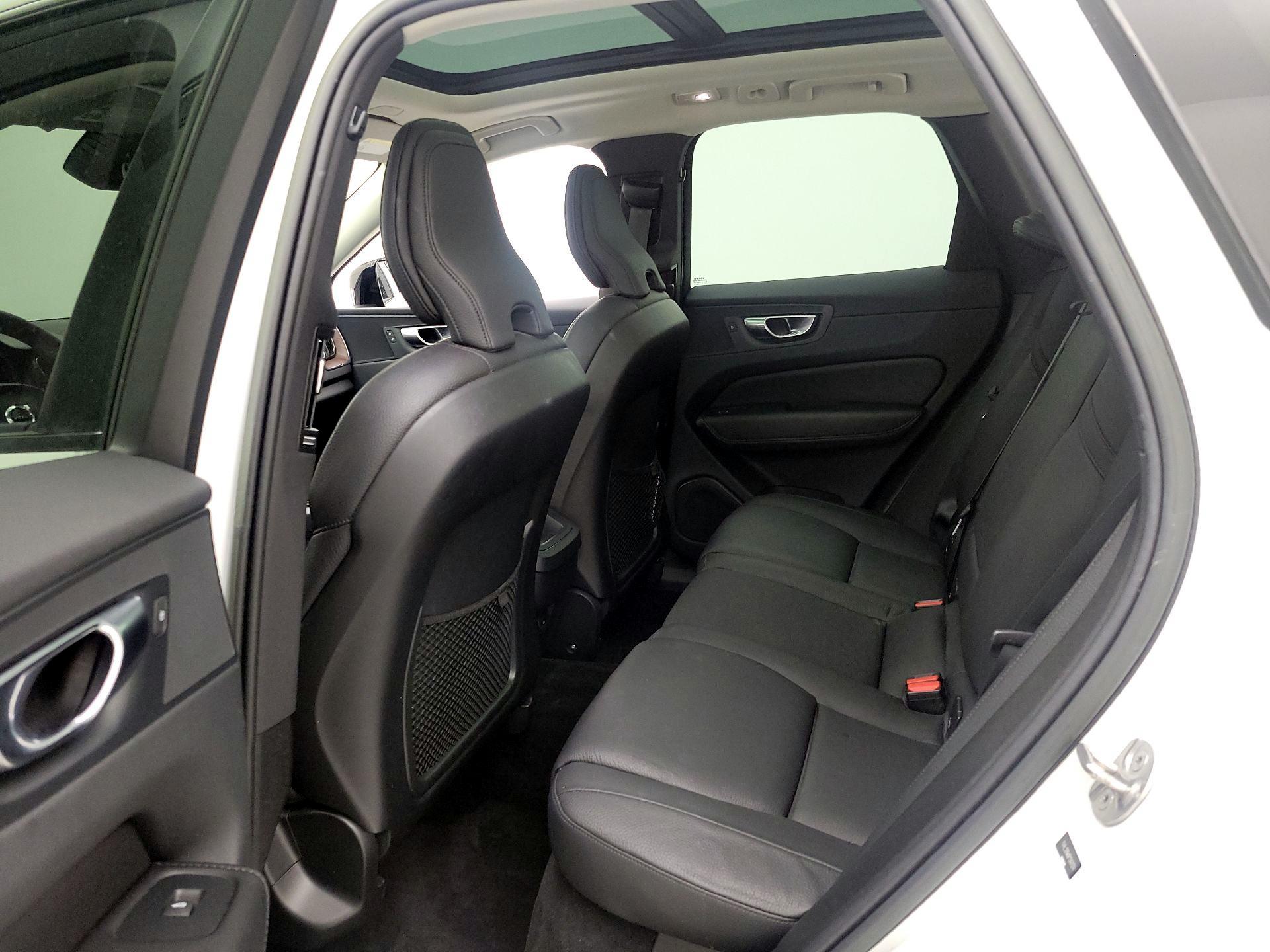 Thumbnail: 2023 Volvo XC60 - 20