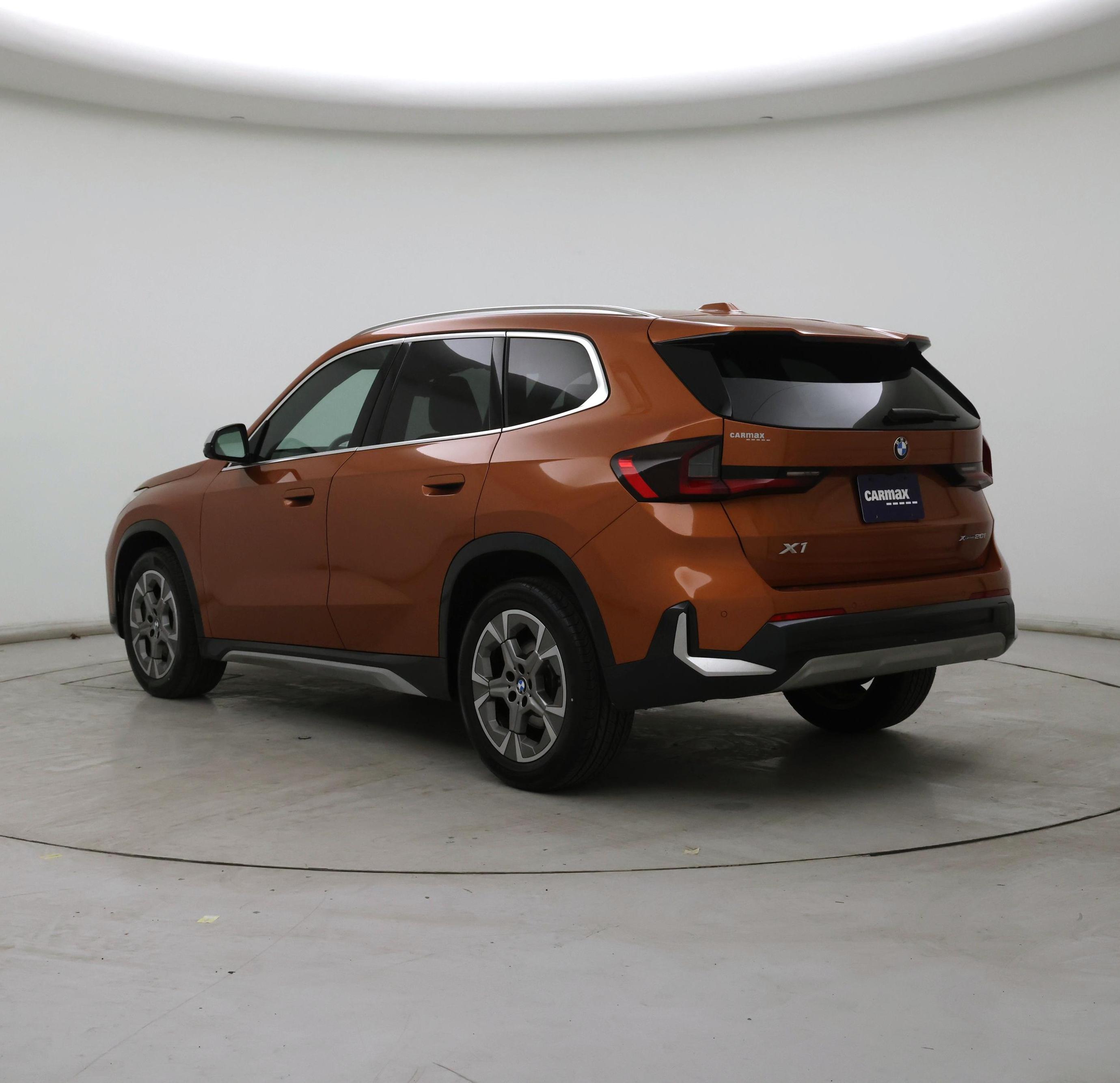 Thumbnail: 2023 BMW X1 - 2