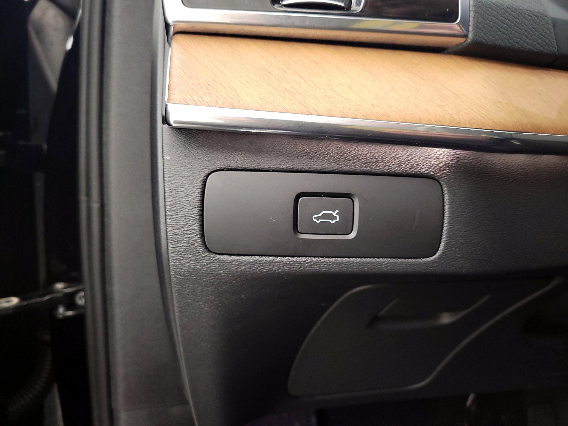 Thumbnail: 2023 Volvo XC90 - 13