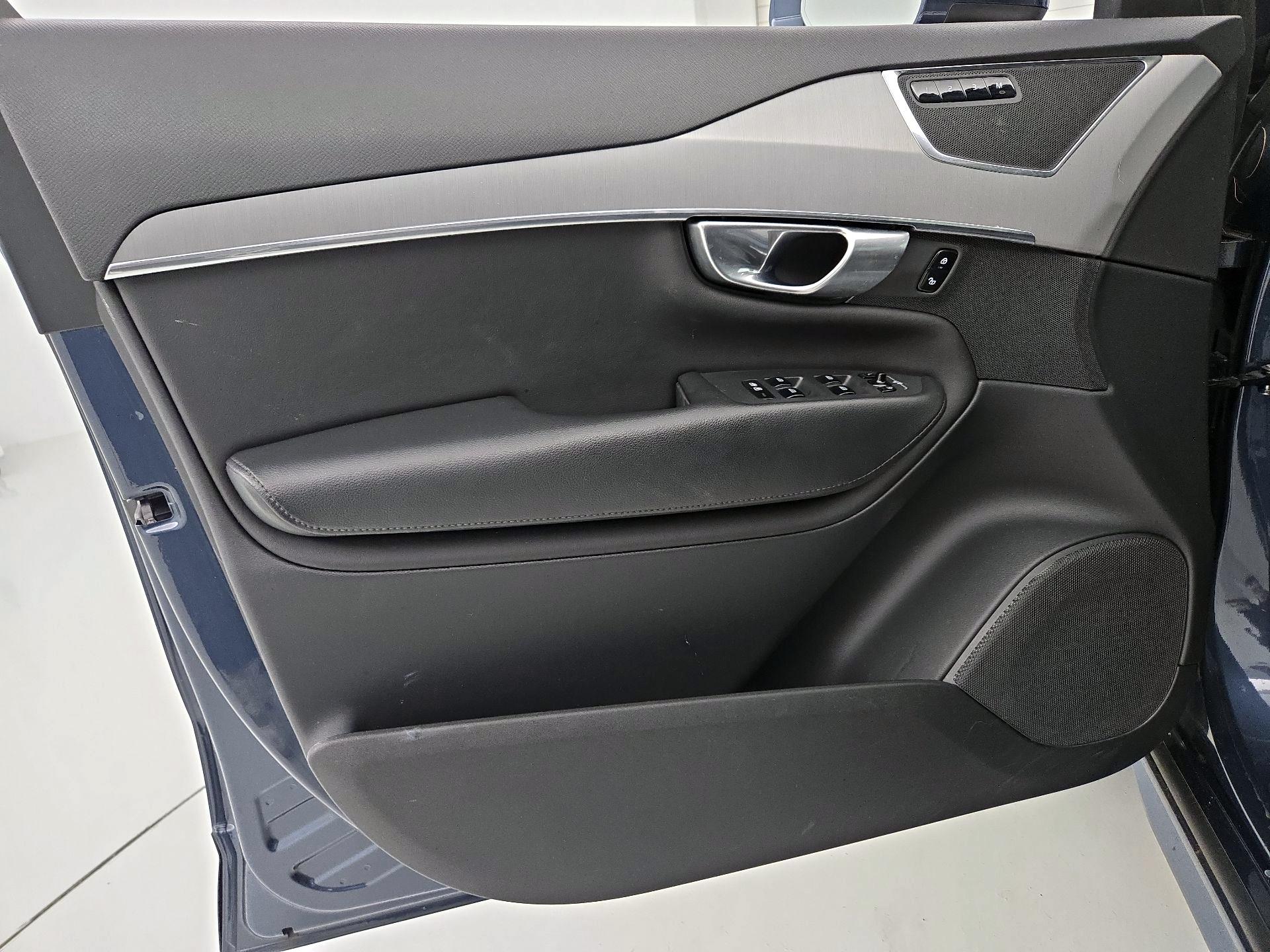 Thumbnail: 2023 Volvo XC90 - 12