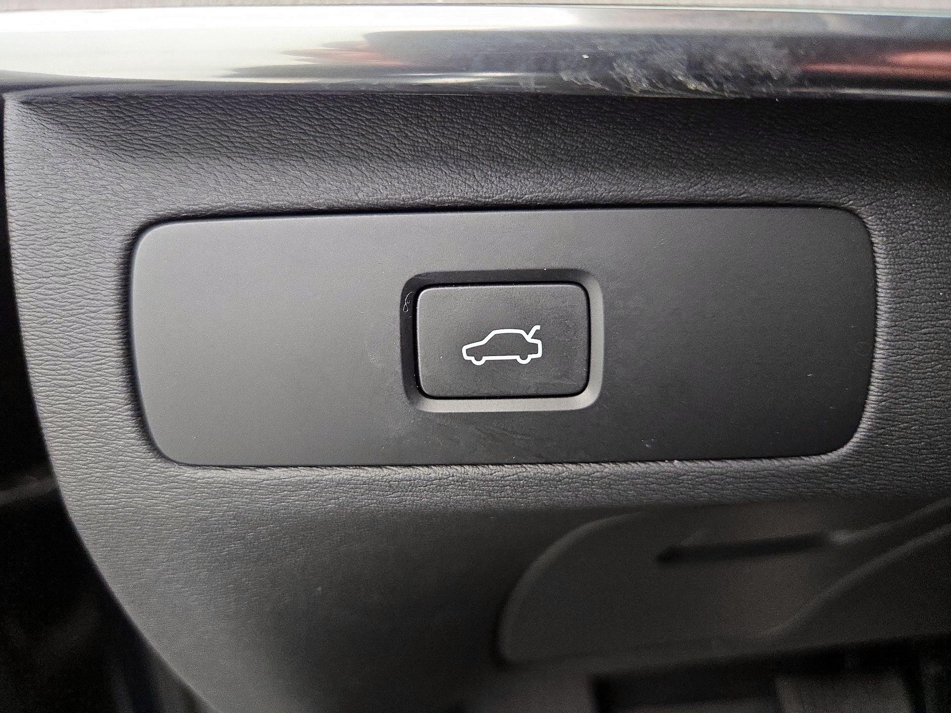 Thumbnail: 2023 Volvo XC90 - 13