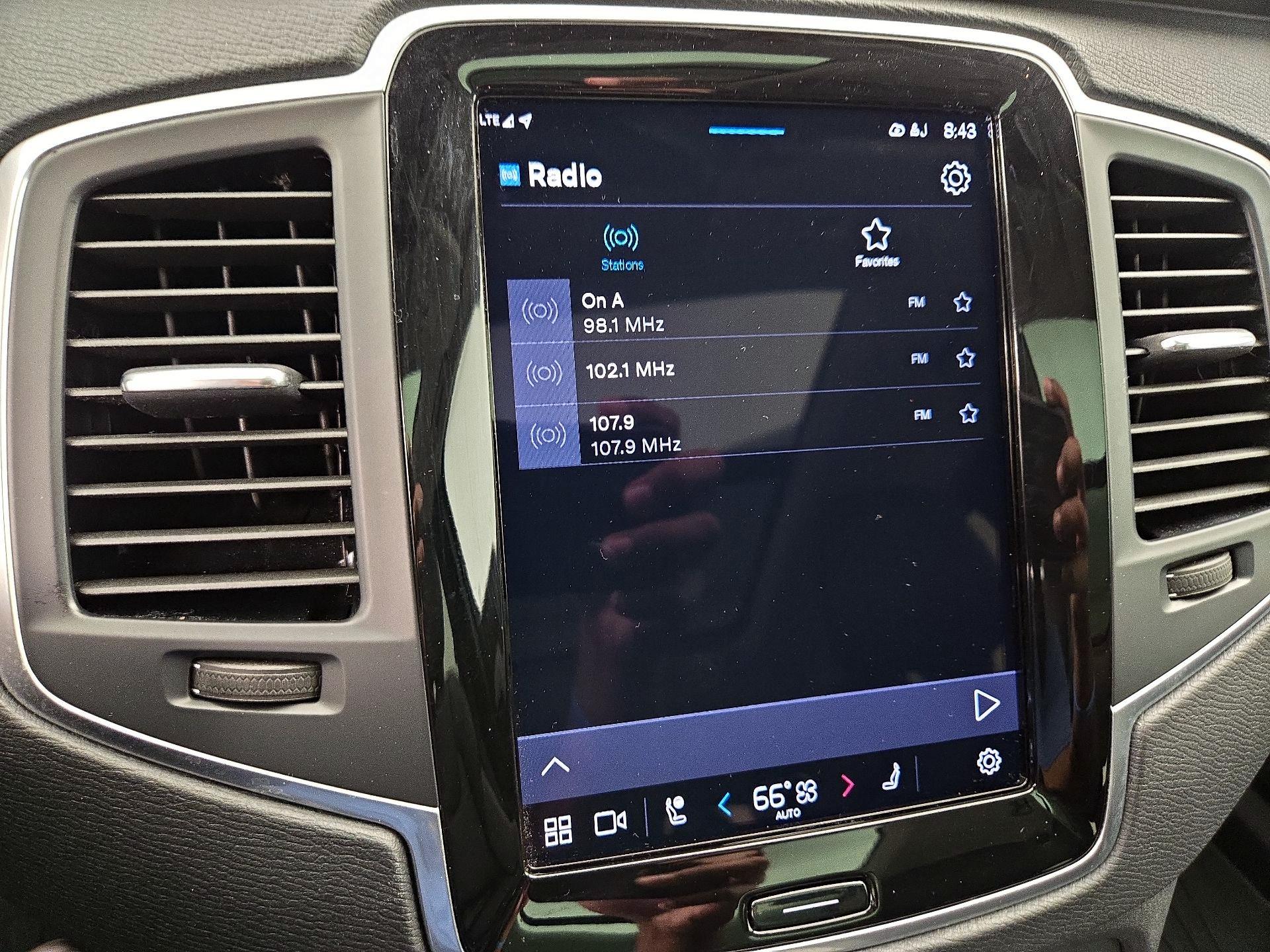 Thumbnail: 2023 Volvo XC90 - 16