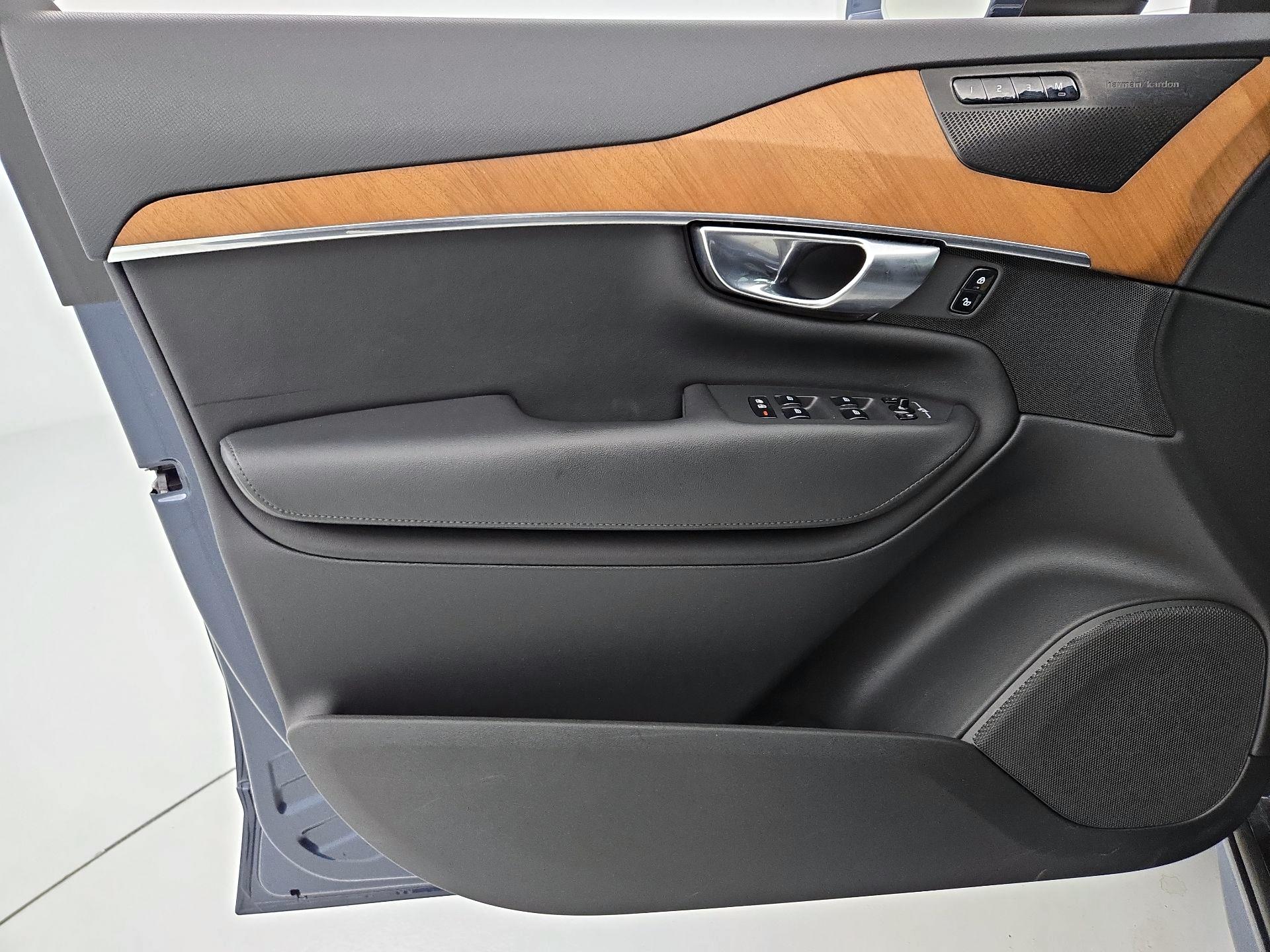 Thumbnail: 2023 Volvo XC90 - 12