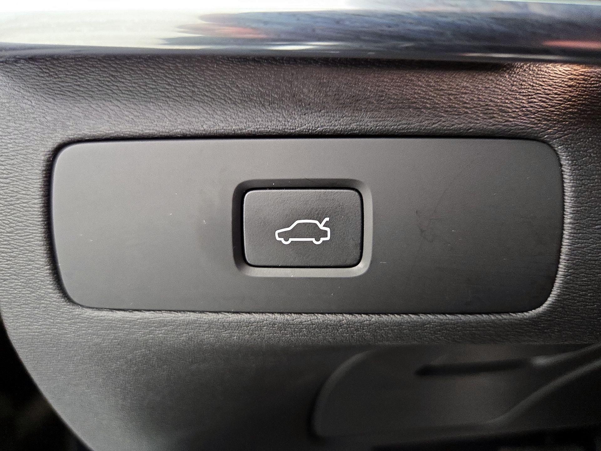 Thumbnail: 2023 Volvo XC90 - 13