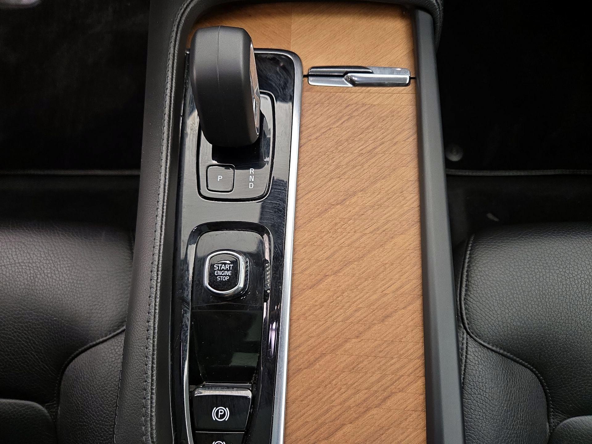 Thumbnail: 2023 Volvo XC90 - 18