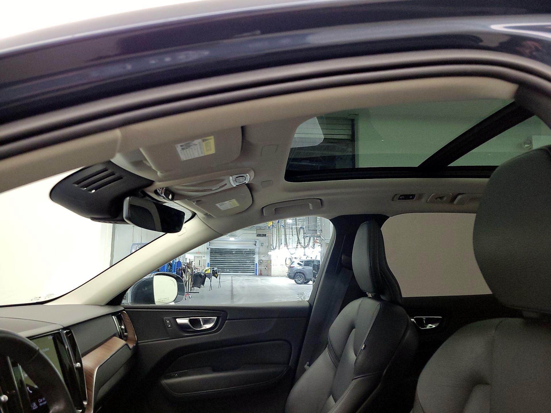 Thumbnail: 2021 Volvo XC60 - 18