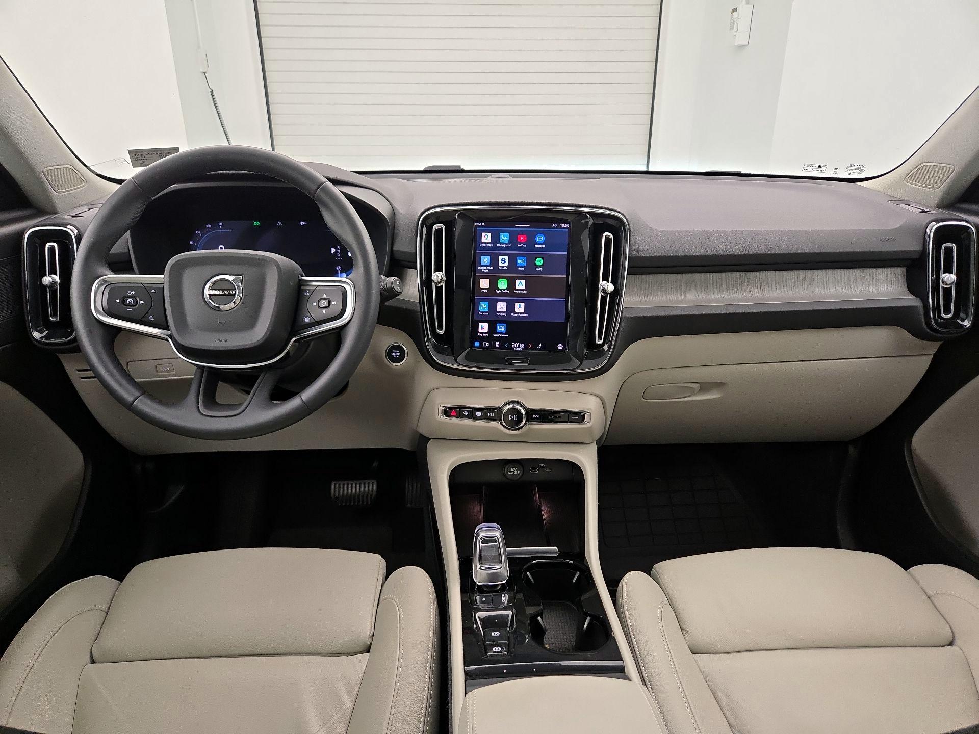 Thumbnail: 2024 Volvo XC40 - 9