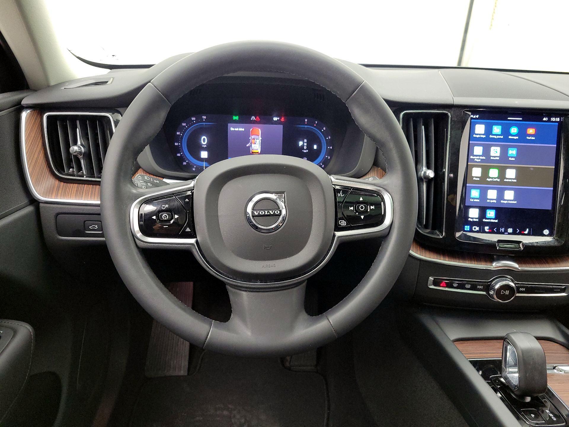 Thumbnail: 2023 Volvo XC60 - 10