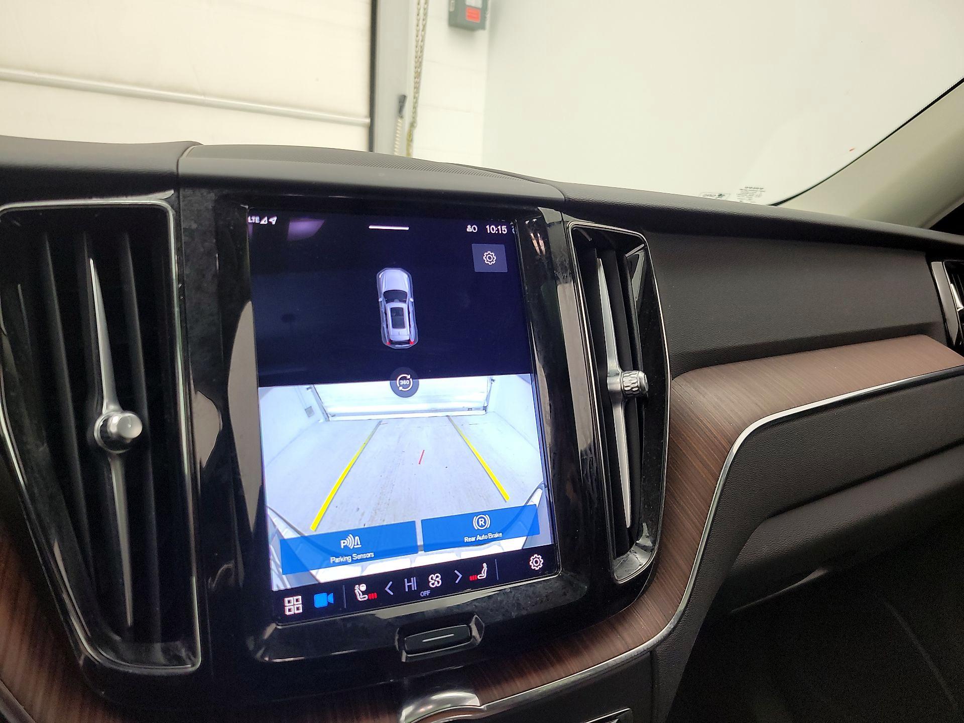 Thumbnail: 2023 Volvo XC60 - 14