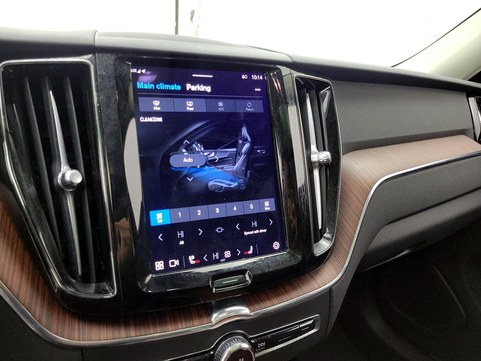 Thumbnail: 2023 Volvo XC60 - 16