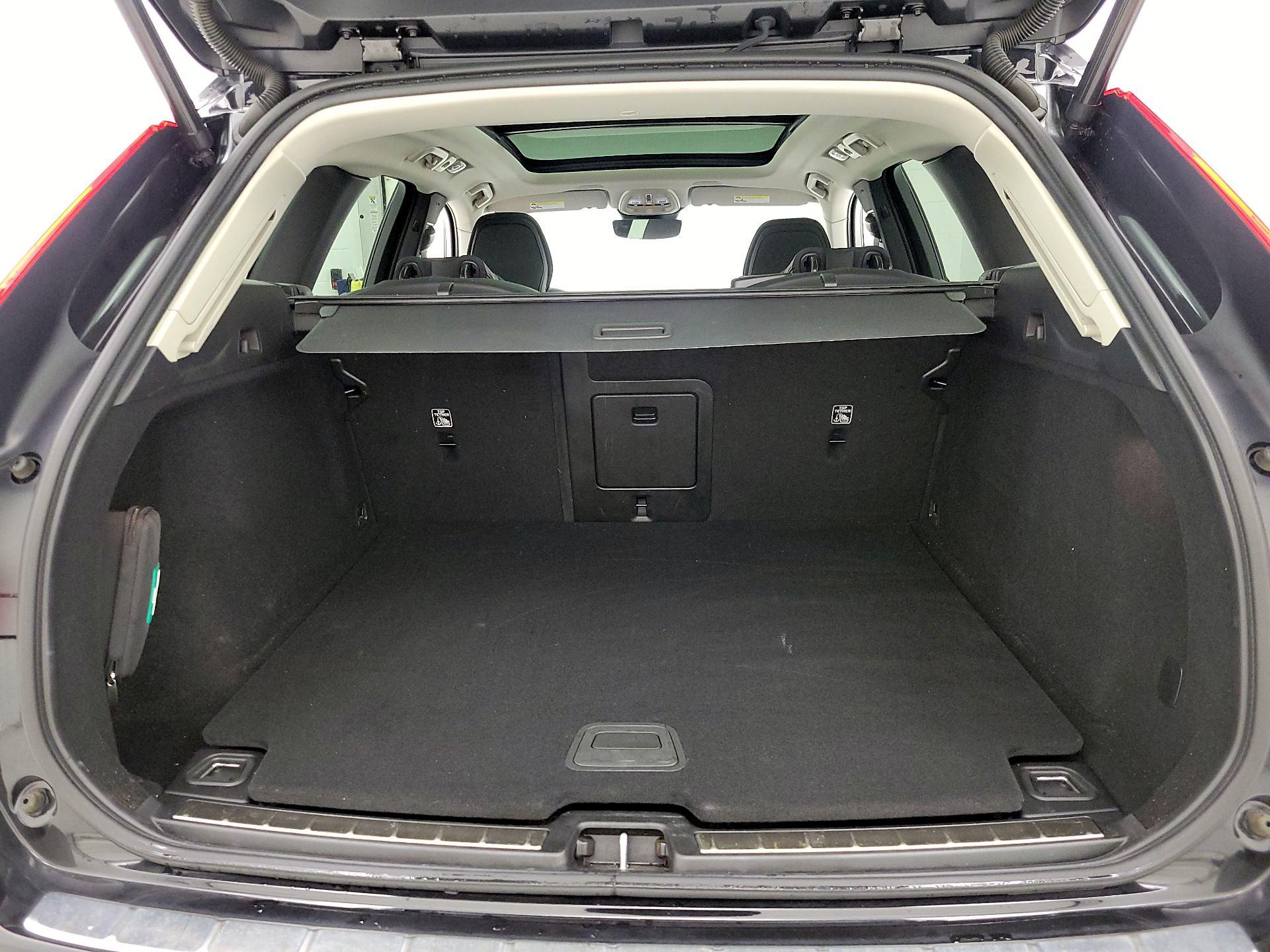 Thumbnail: 2023 Volvo XC60 - 20