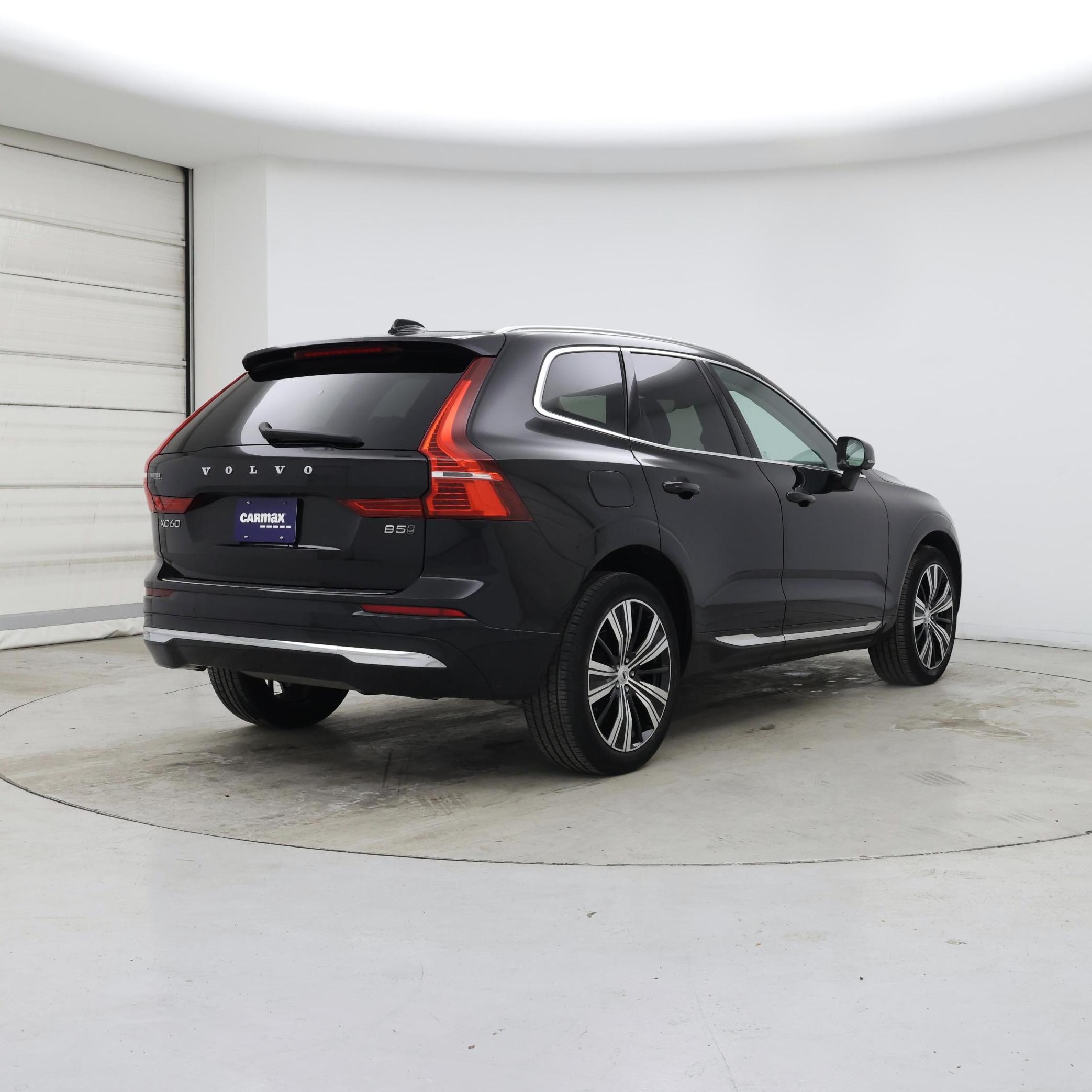 Thumbnail: 2023 Volvo XC60 - 8