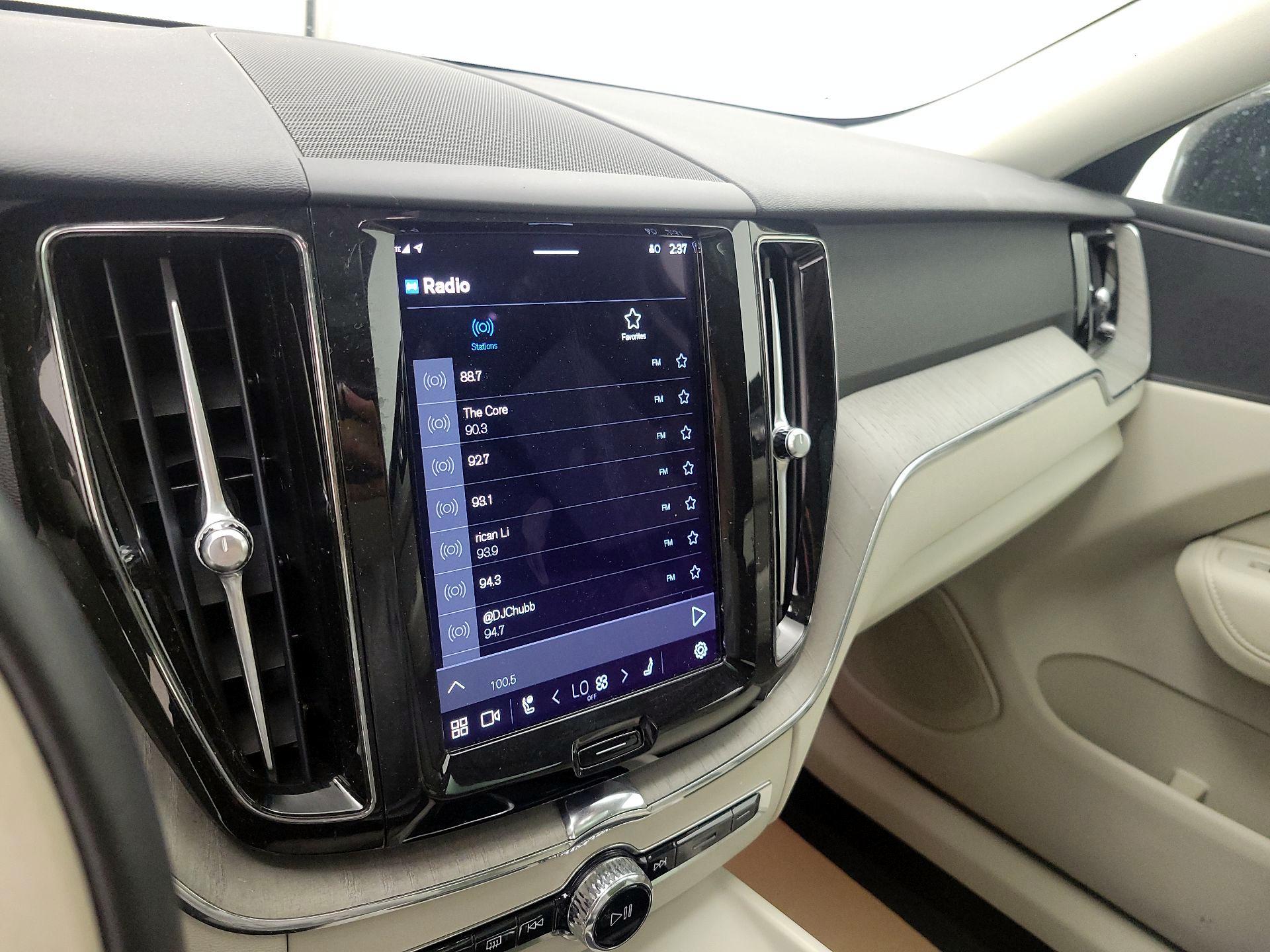 Thumbnail: 2023 Volvo XC60 - 16