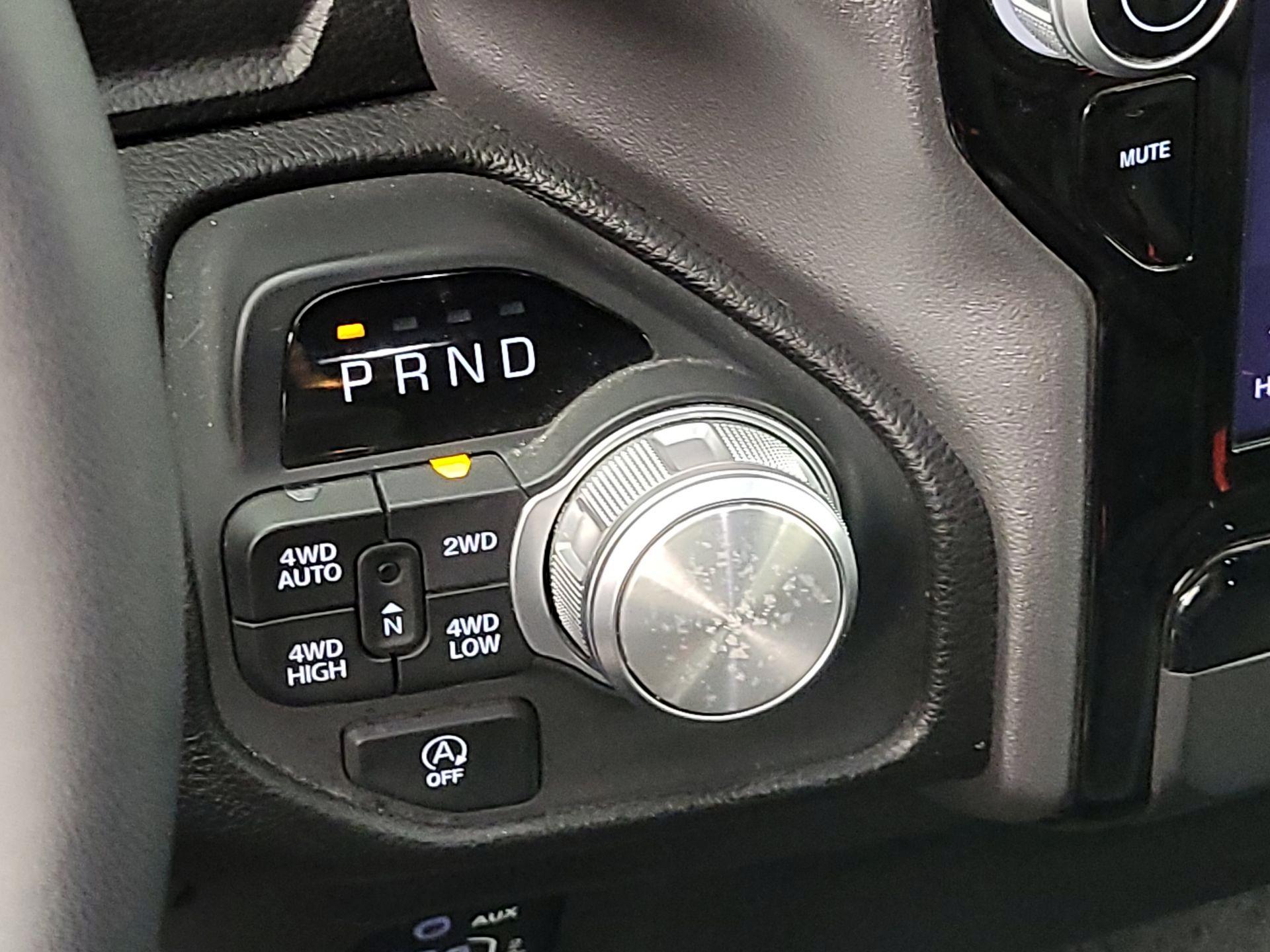 Thumbnail: 2025 RAM 1500 - 18