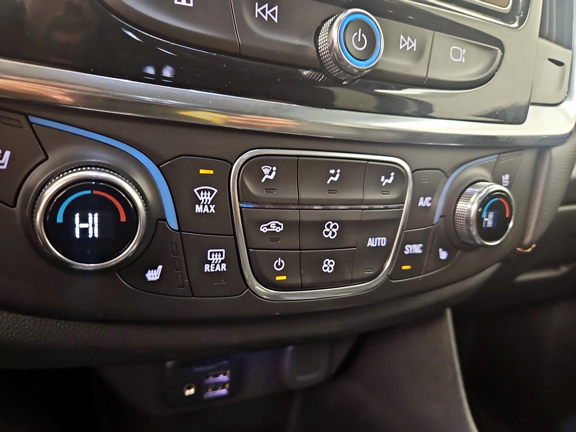 Thumbnail: 2020 Chevrolet Traverse - 17