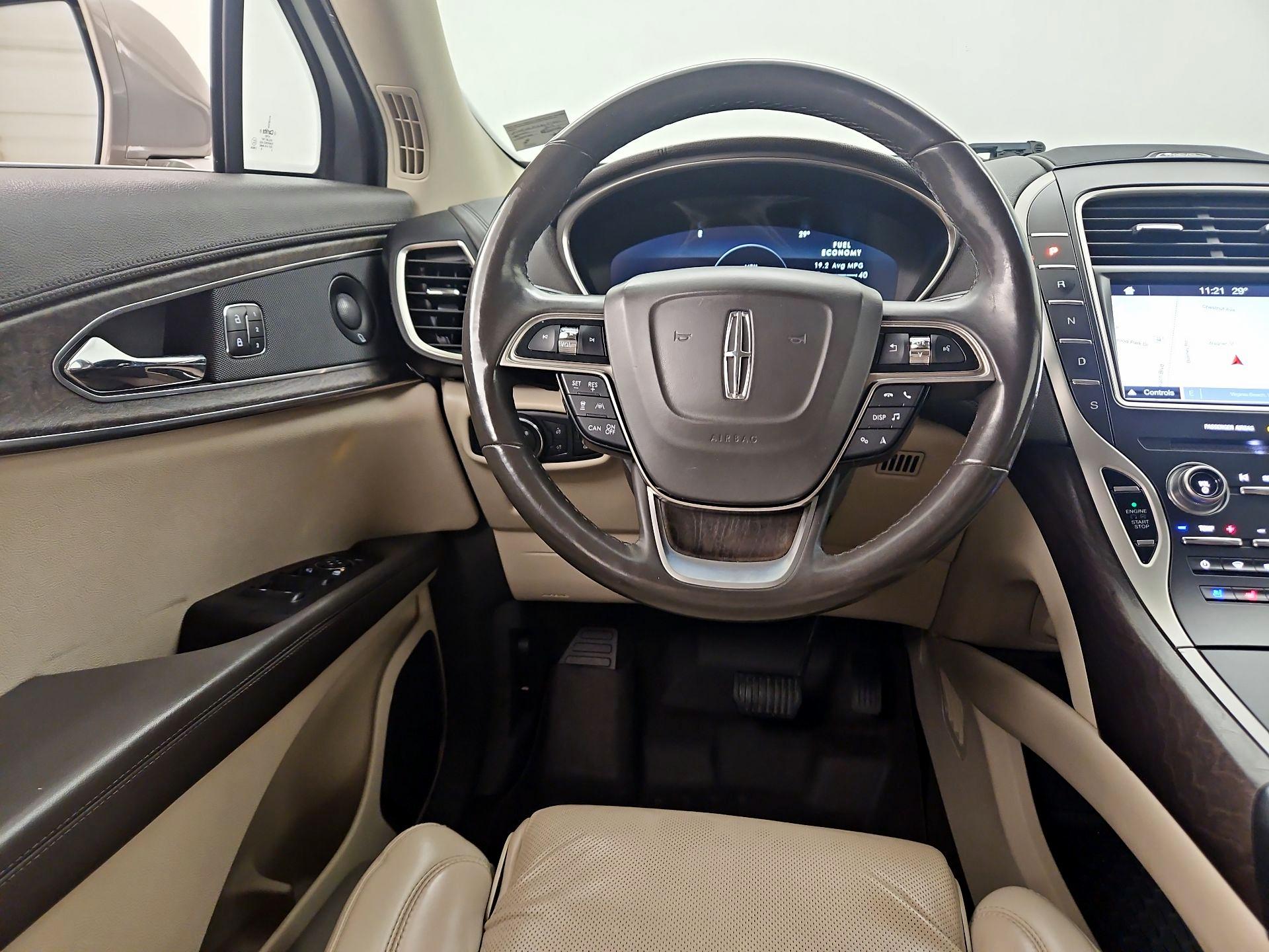 Thumbnail: 2019 Lincoln Nautilus - 10