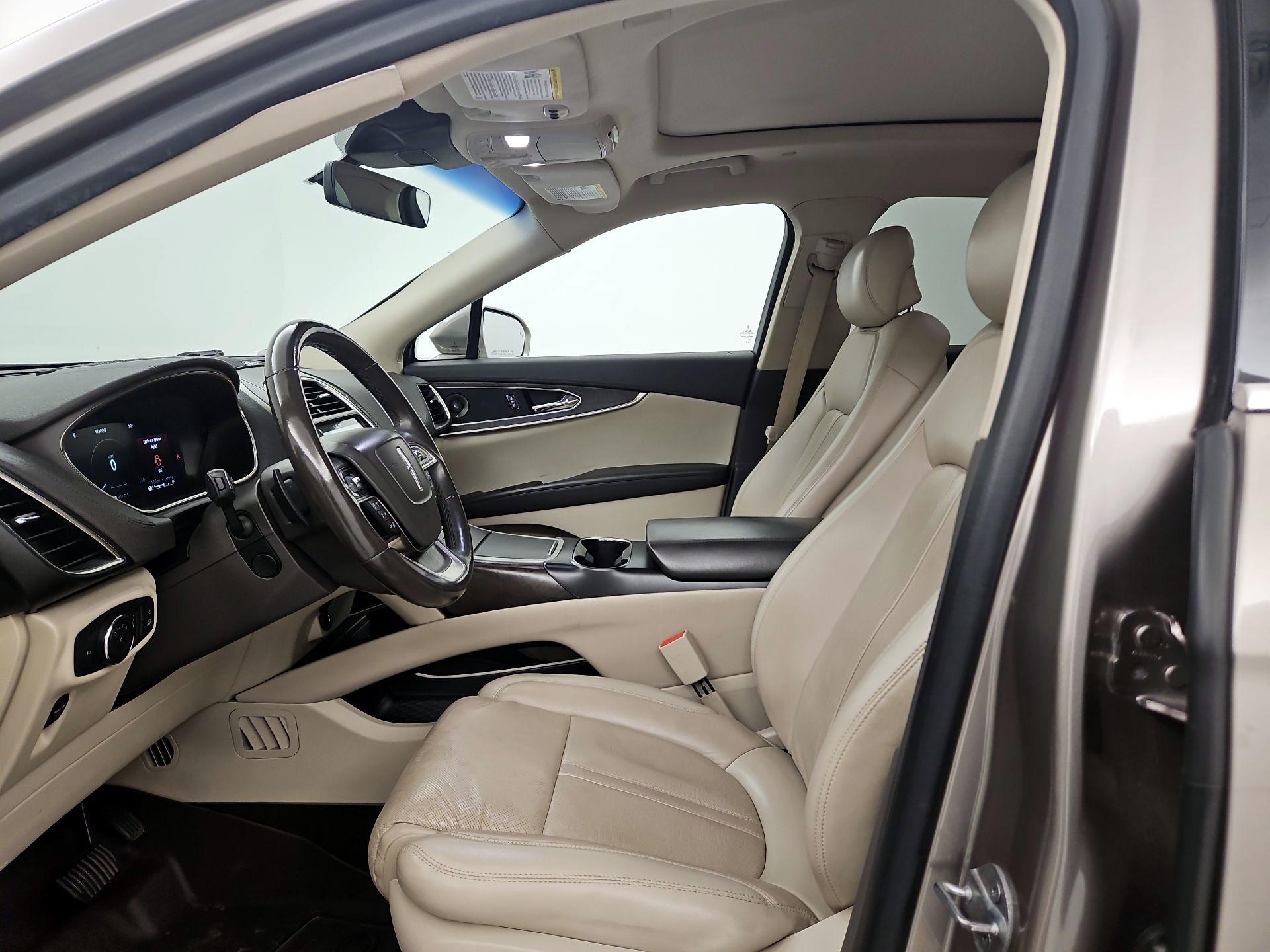 Thumbnail: 2019 Lincoln Nautilus - 11