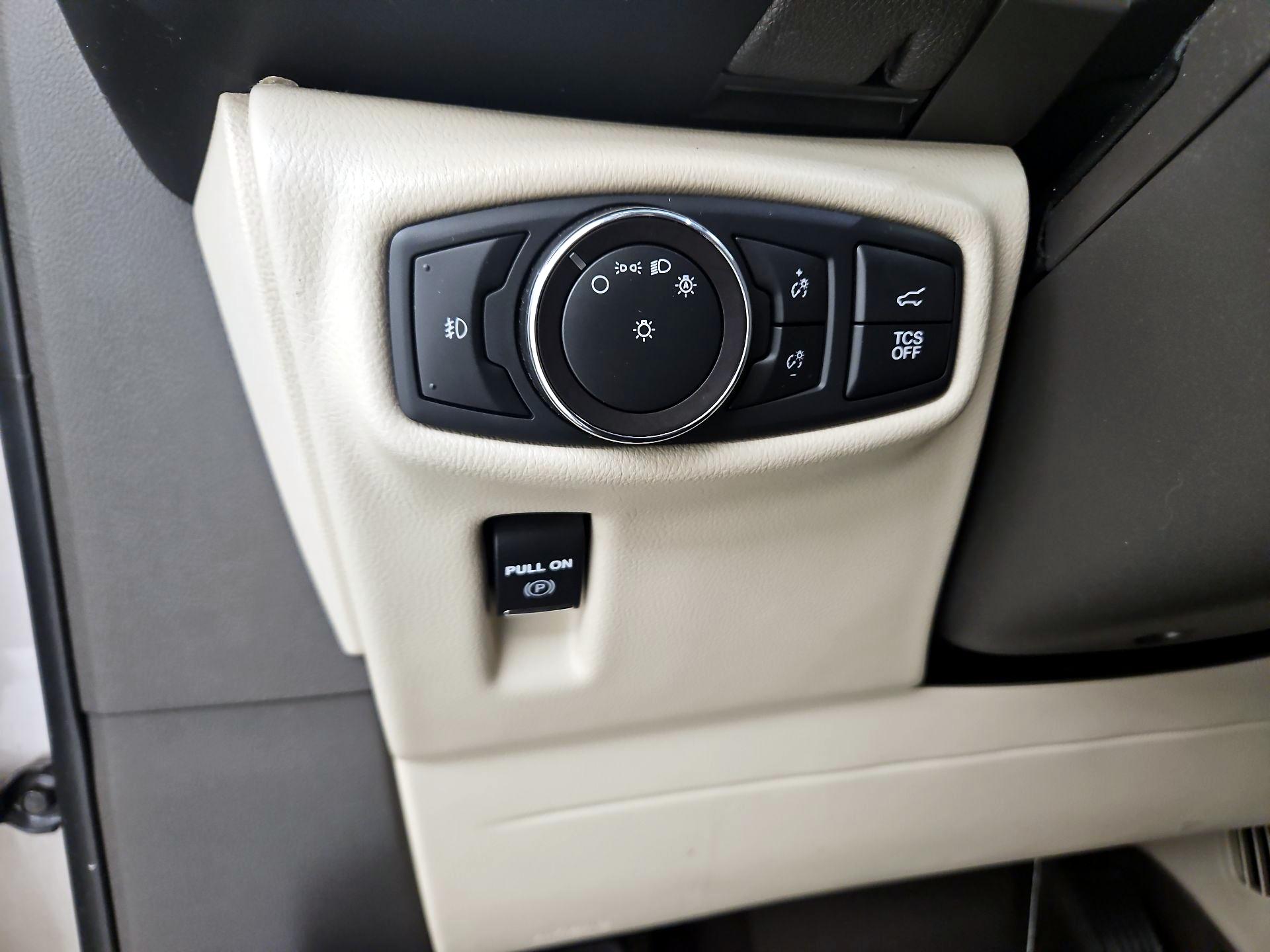 Thumbnail: 2019 Lincoln Nautilus - 13