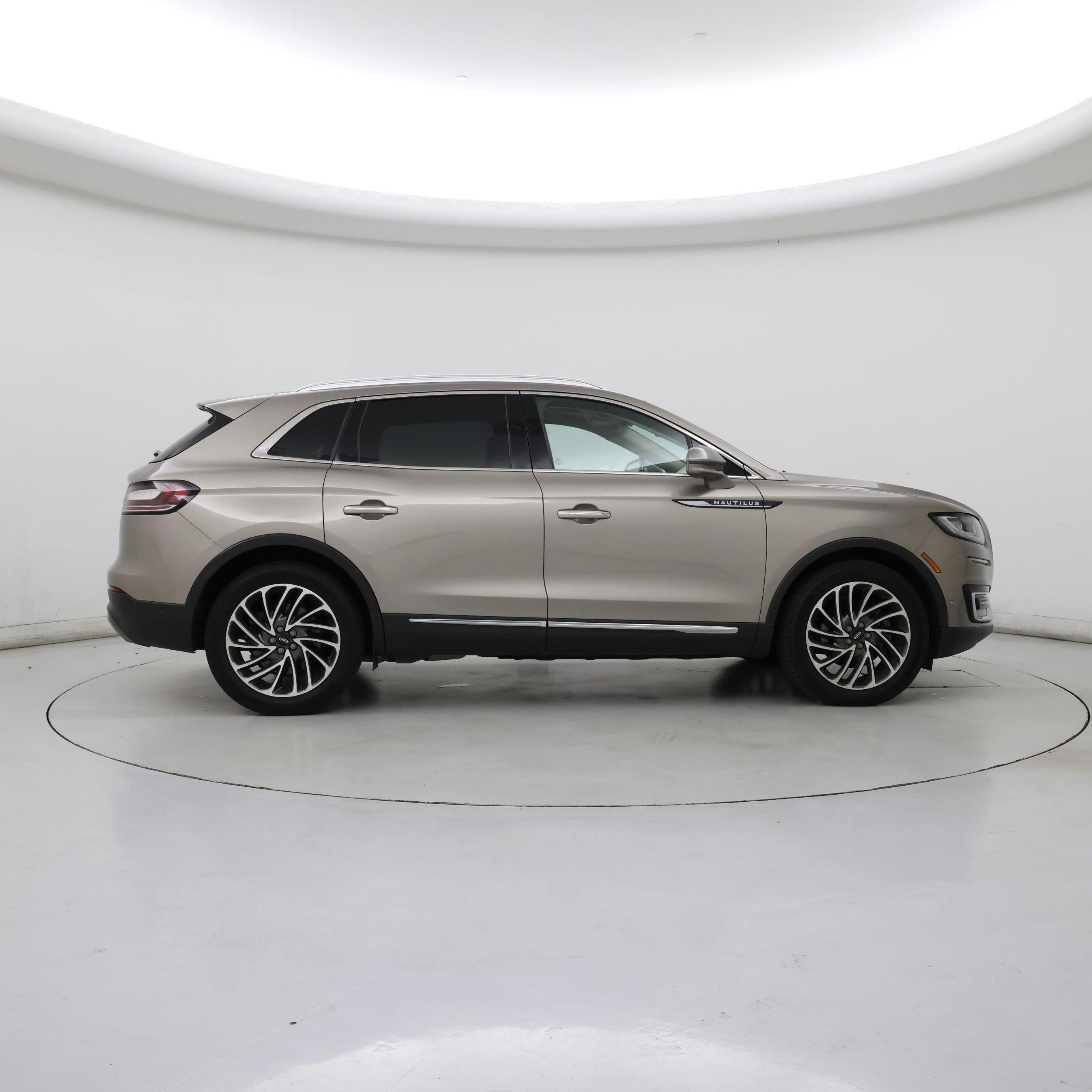 Thumbnail: 2019 Lincoln Nautilus - 7