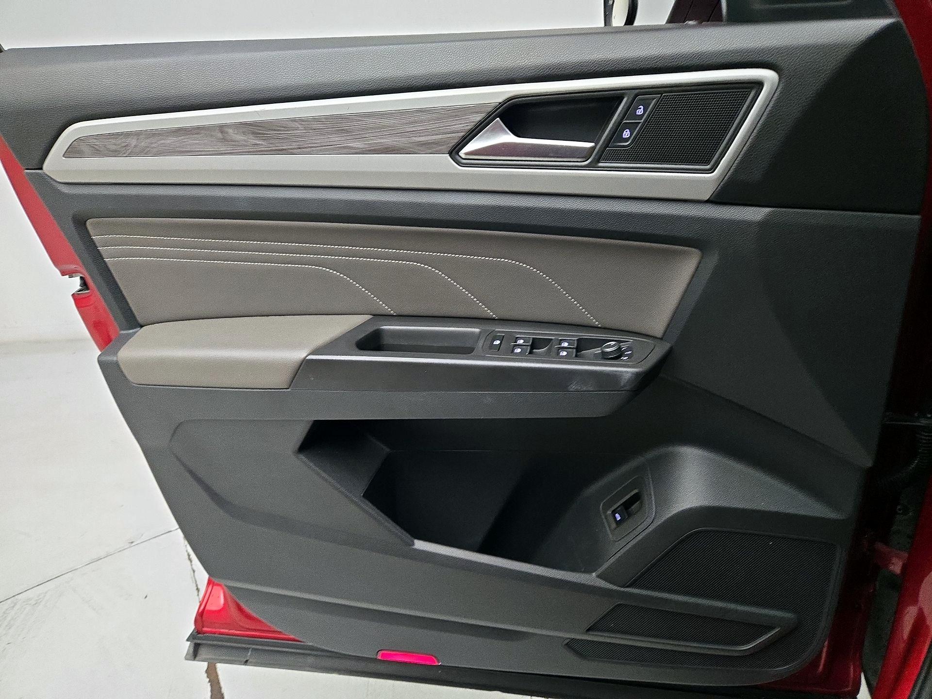 Thumbnail: 2023 Volkswagen Atlas - 12