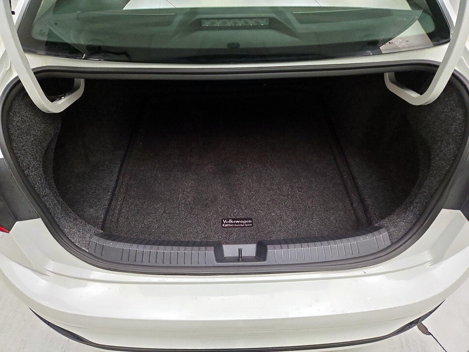 Thumbnail: 2023 Volkswagen Jetta - 20