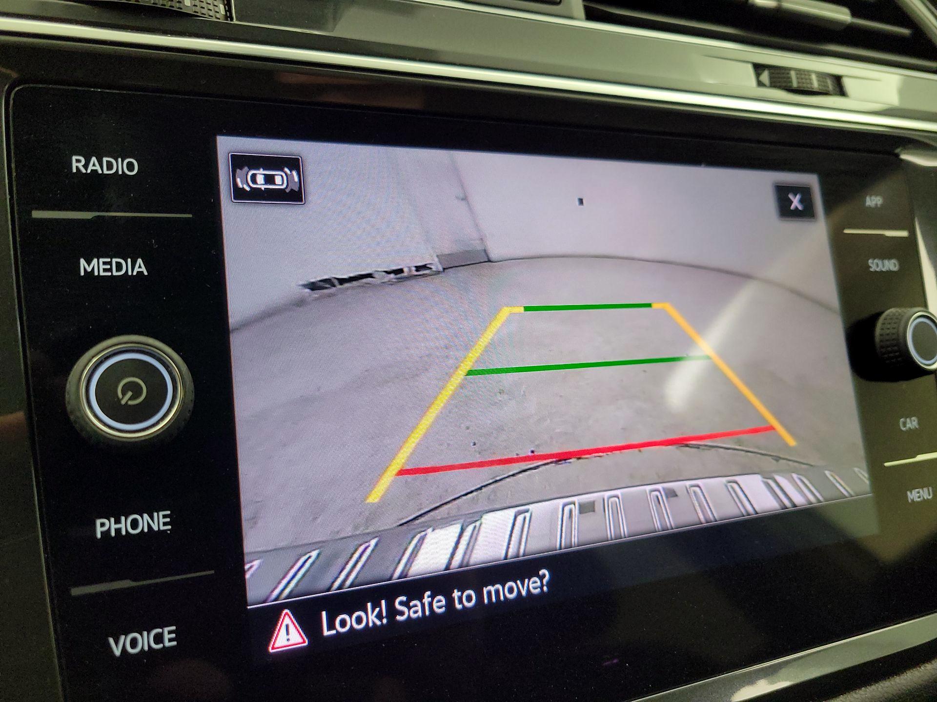 Thumbnail: 2022 Volkswagen Tiguan - 14