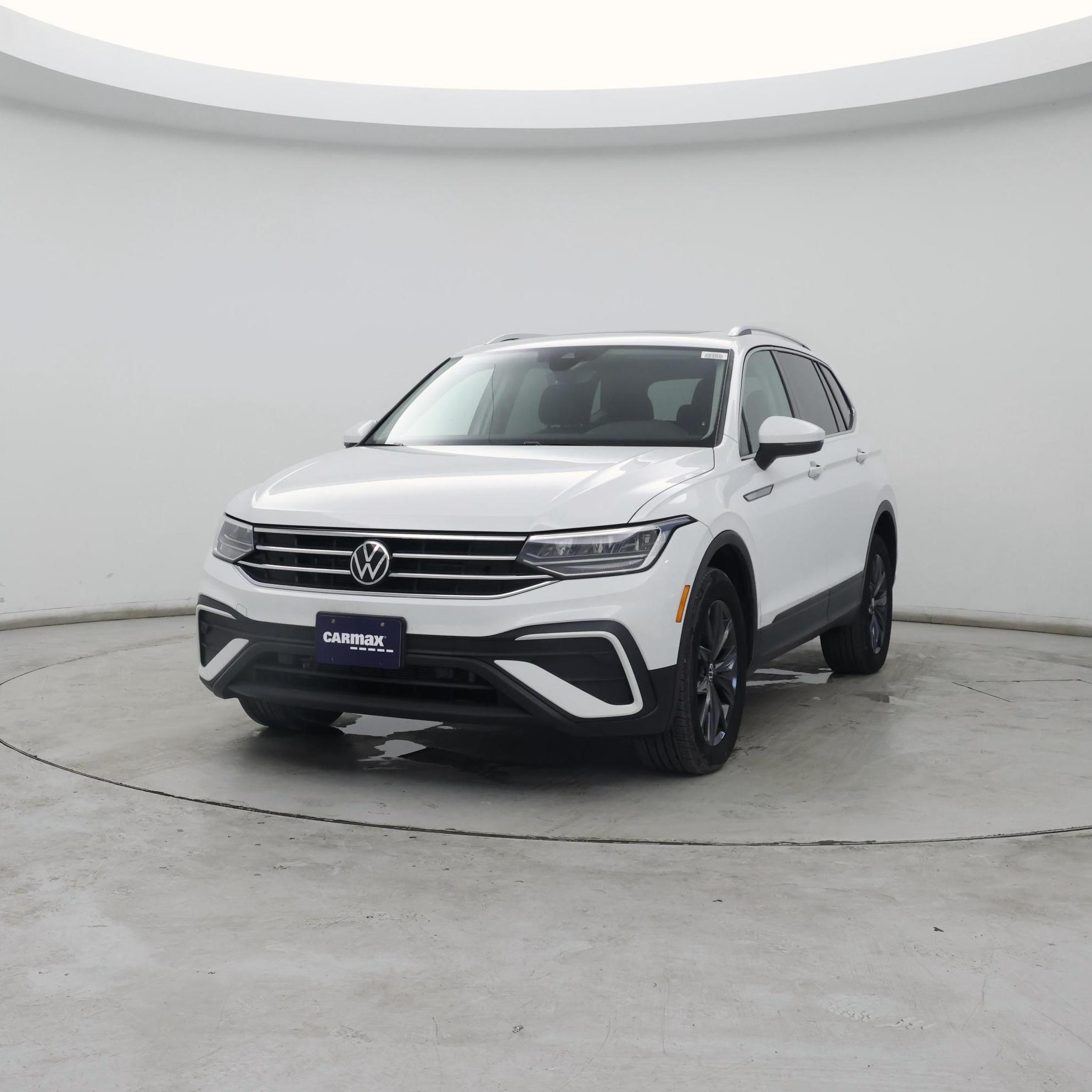 Thumbnail: 2022 Volkswagen Tiguan - 4