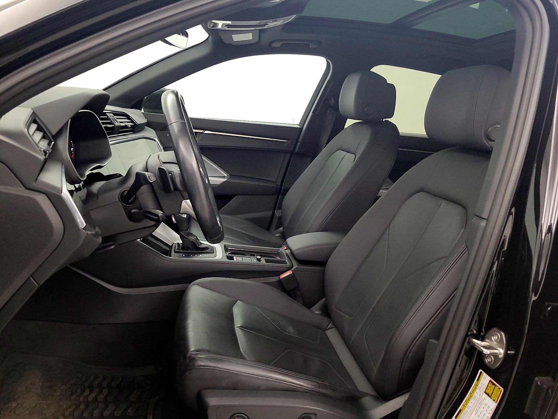 Thumbnail: 2023 Audi Q3 - 11