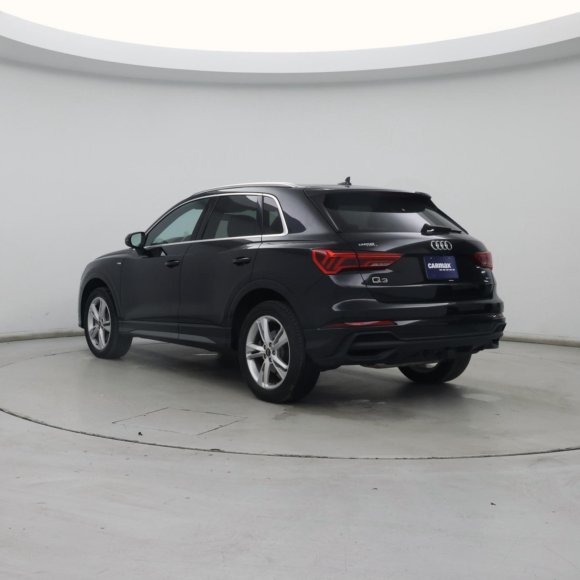 Thumbnail: 2023 Audi Q3 - 2