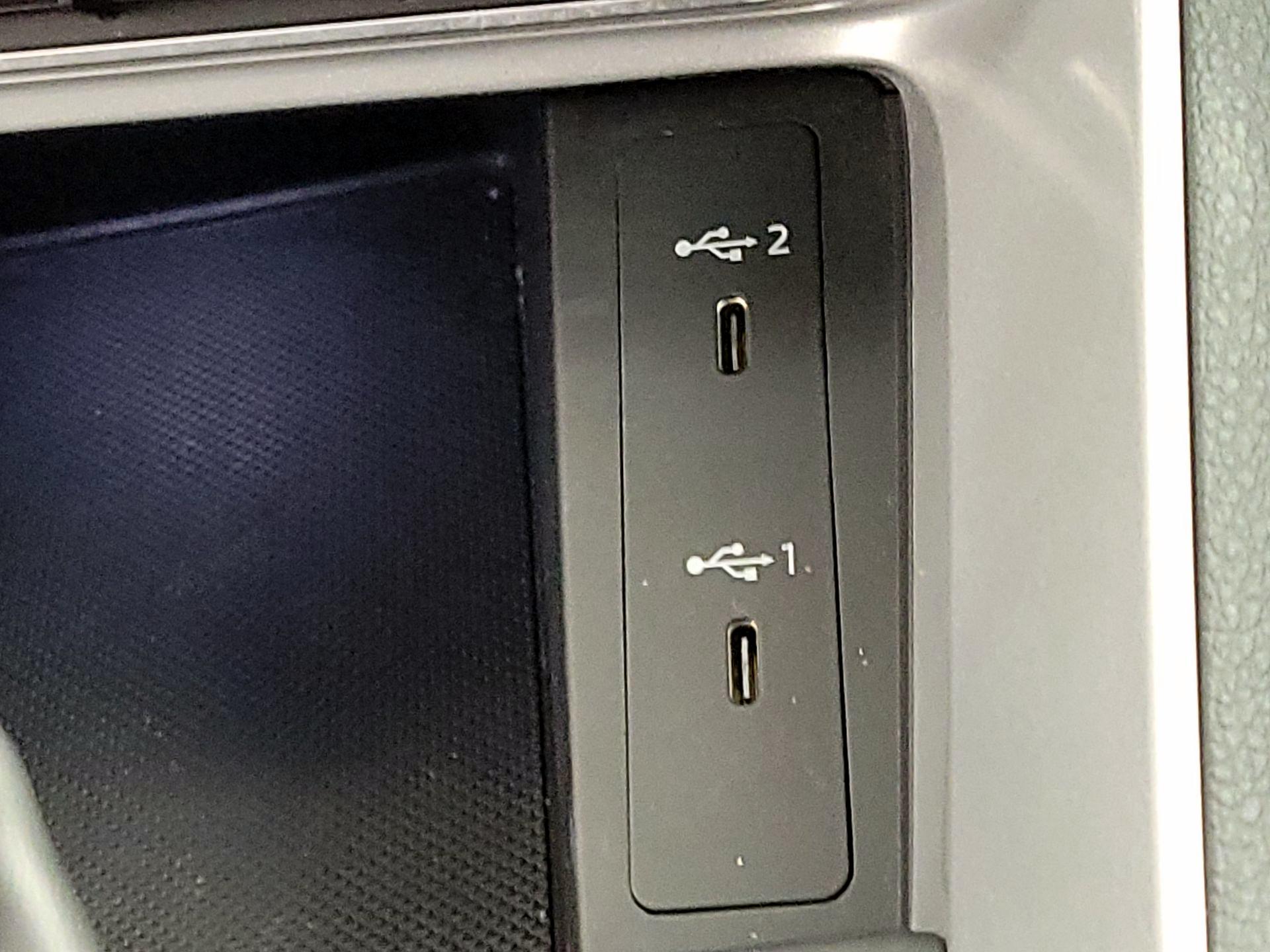 Thumbnail: 2023 Audi Q3 - 19