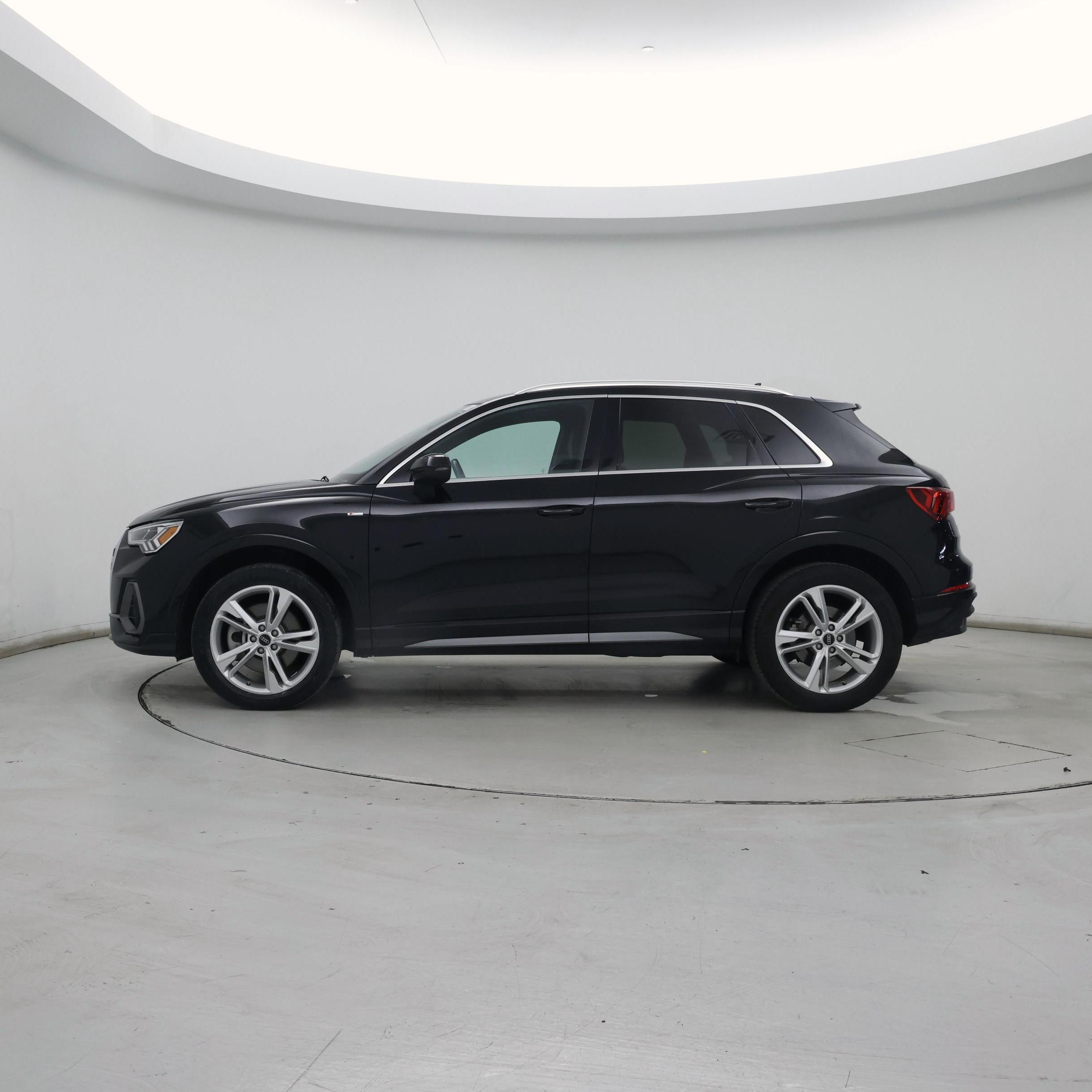 Thumbnail: 2023 Audi Q3 - 3