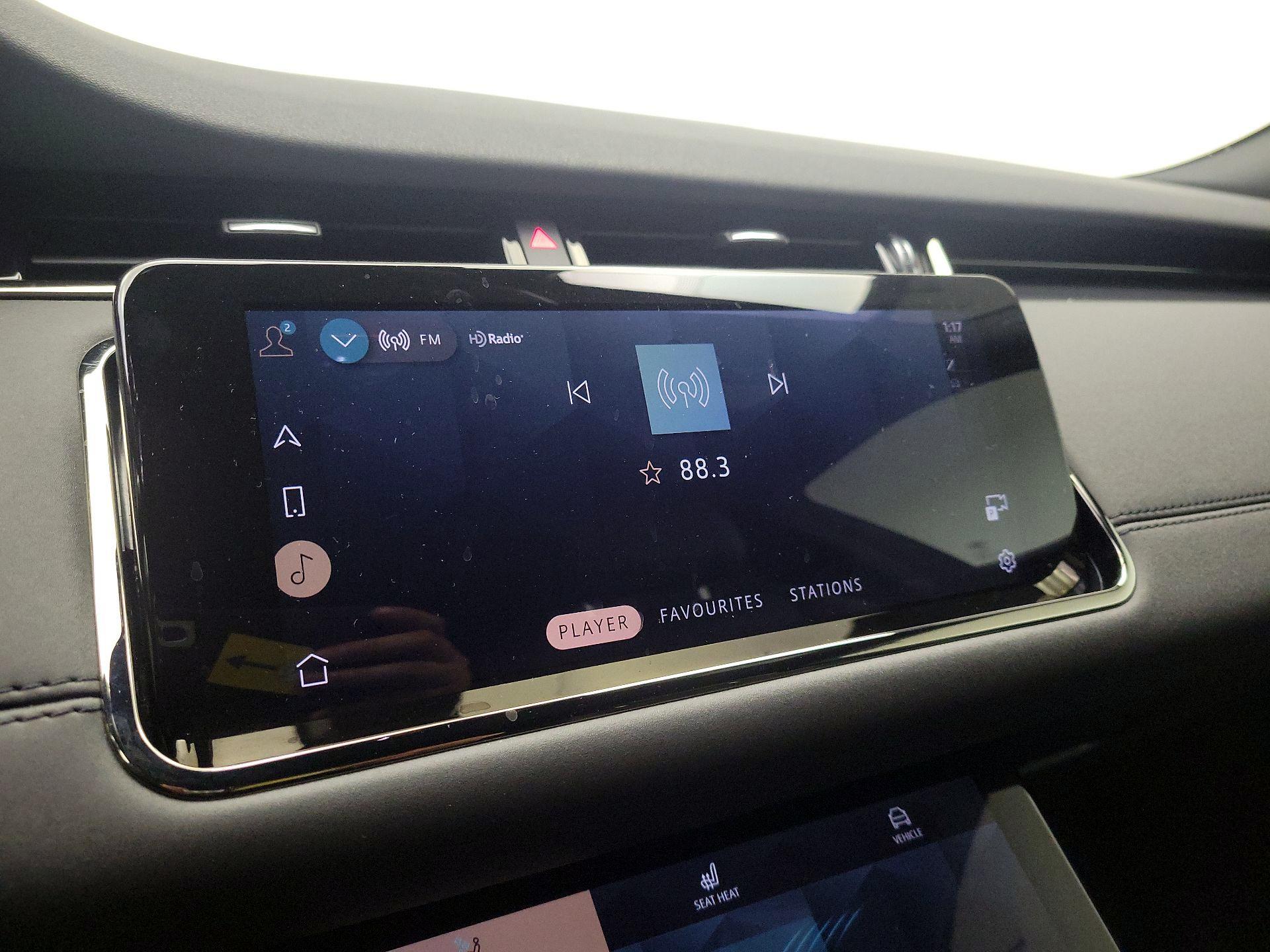 Thumbnail: 2021 Land Rover Range Rover Evoque - 16