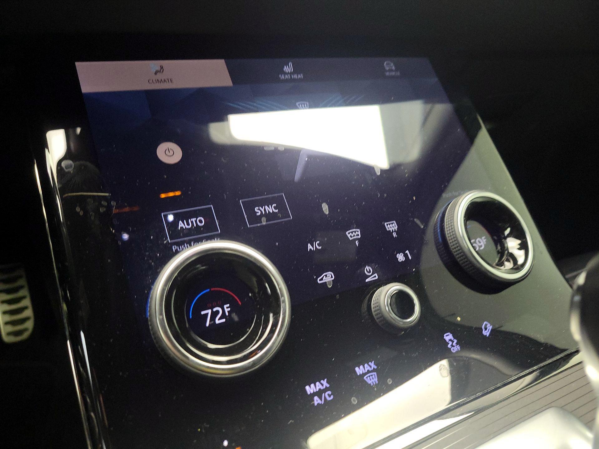 Thumbnail: 2021 Land Rover Range Rover Evoque - 17