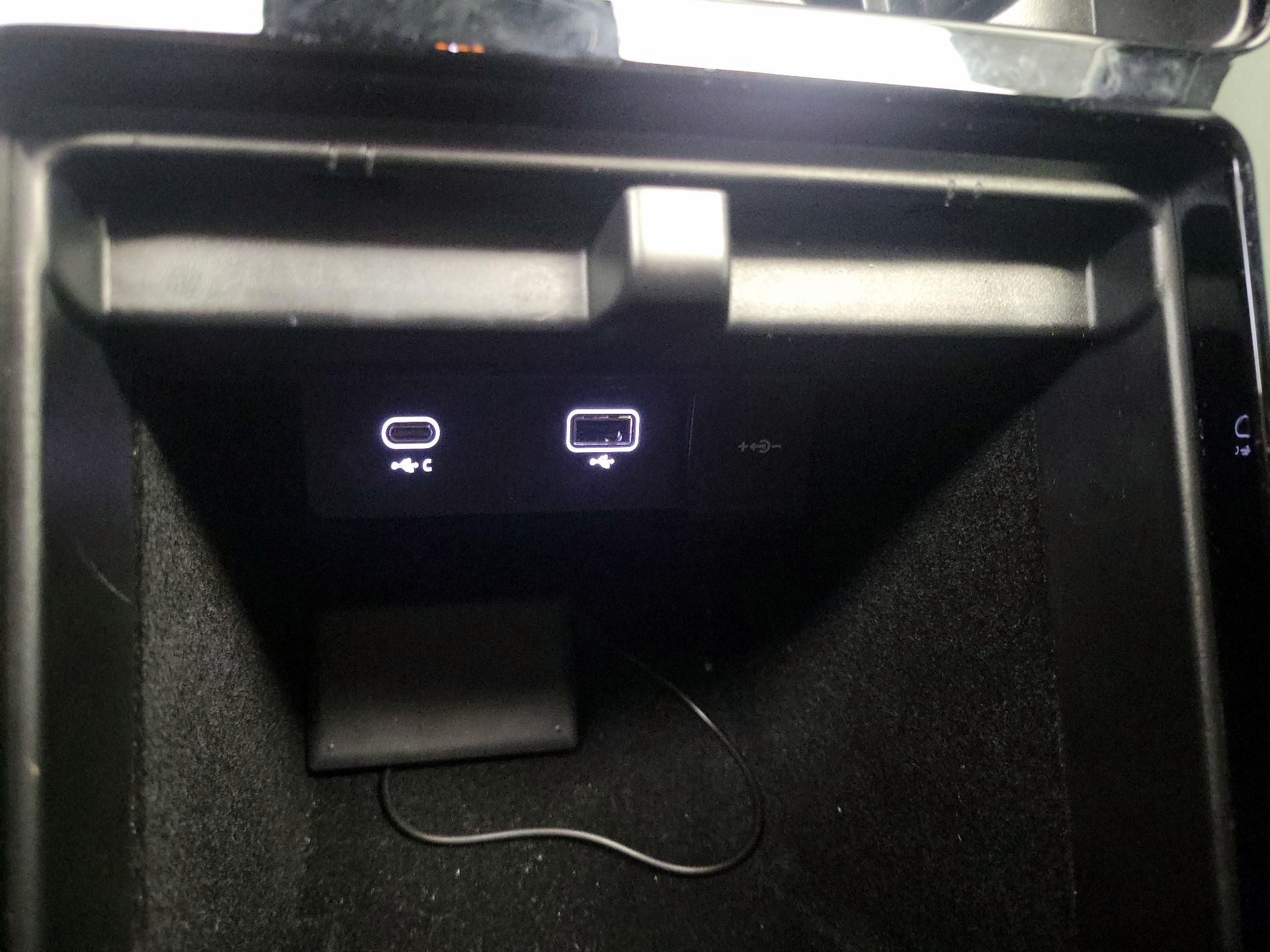 Thumbnail: 2021 Land Rover Range Rover Evoque - 19