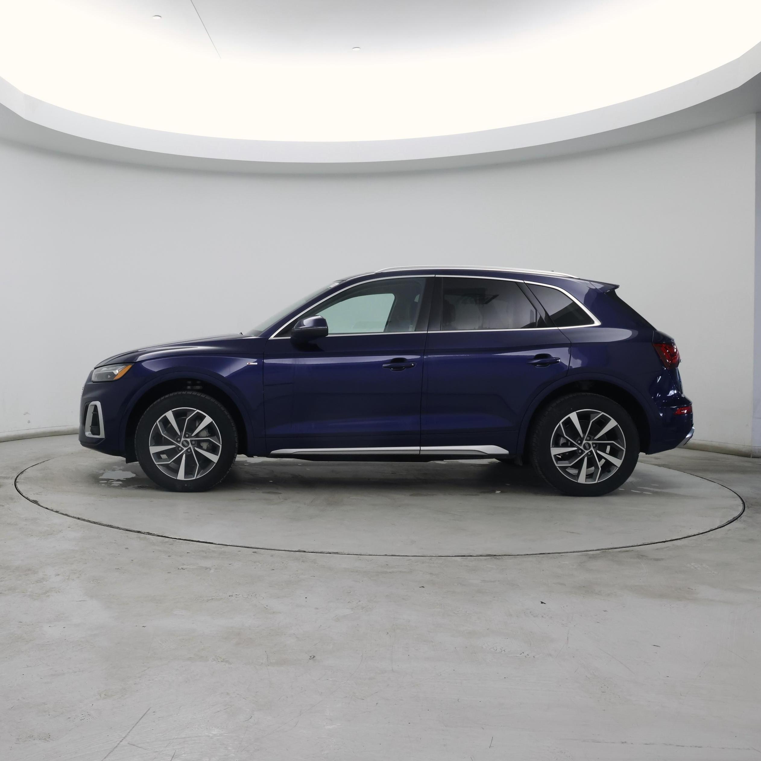 Thumbnail: 2022 Audi Q5 - 3