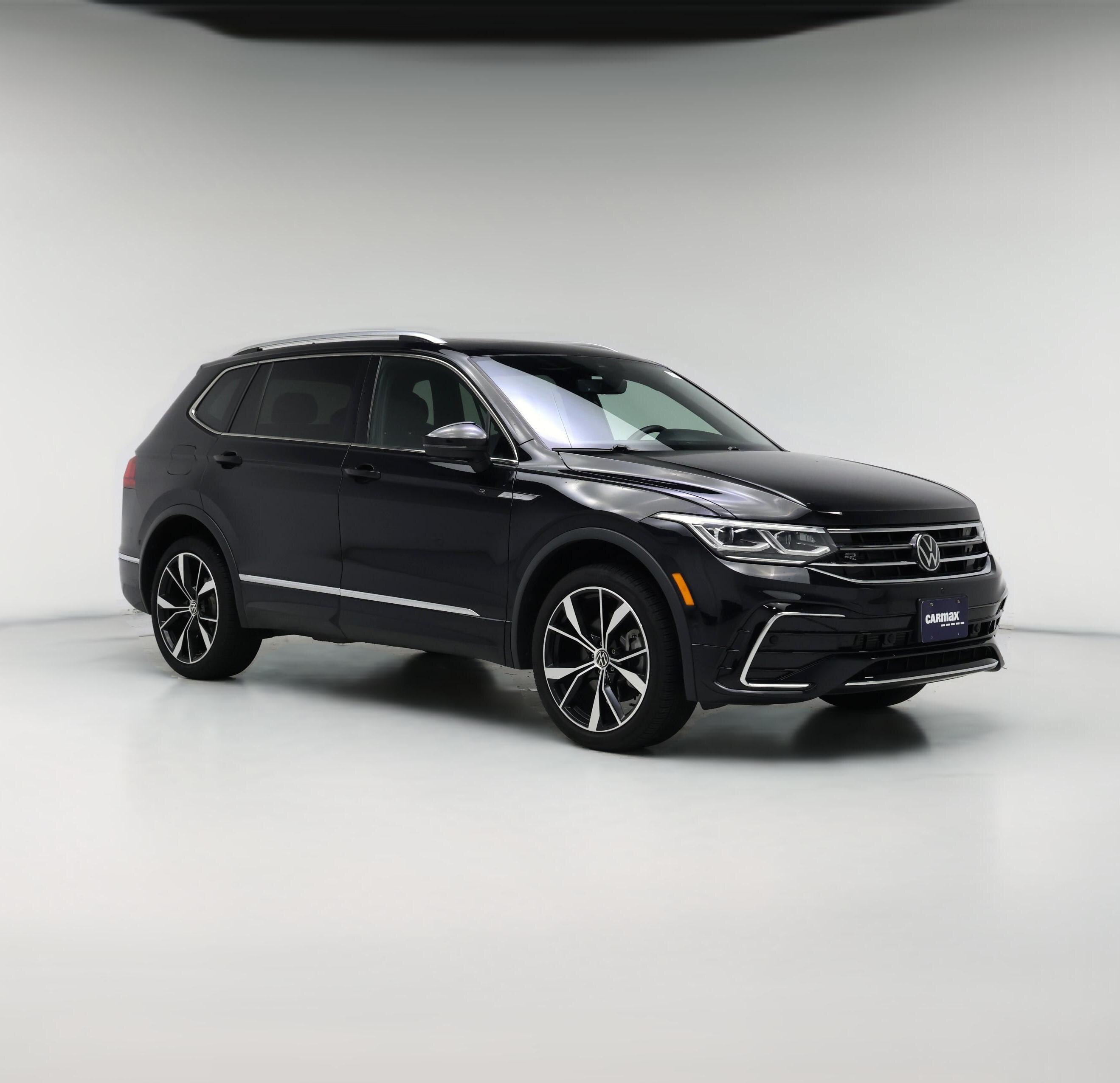 Thumbnail: 2023 Volkswagen Tiguan - 1