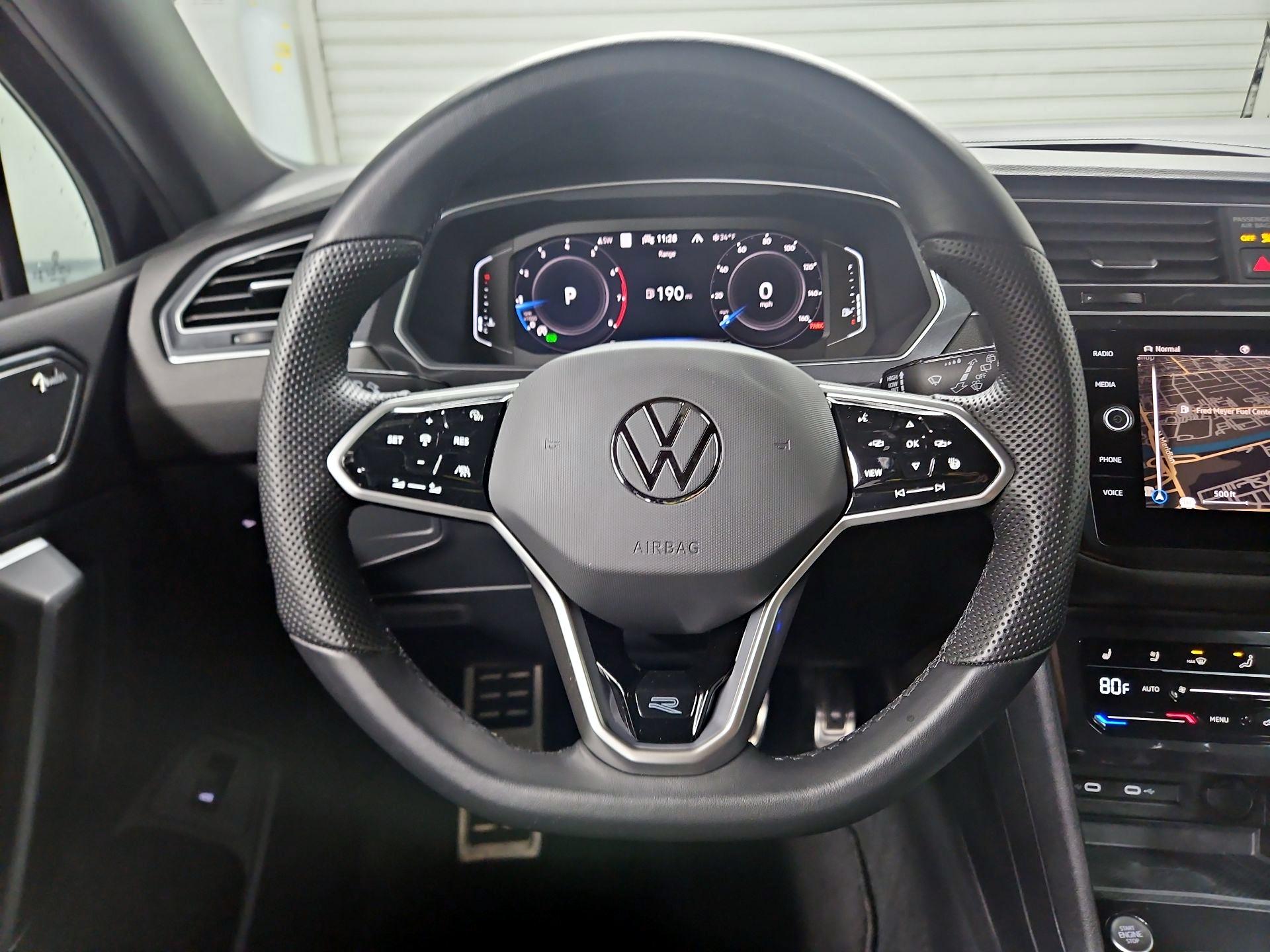 Thumbnail: 2023 Volkswagen Tiguan - 10