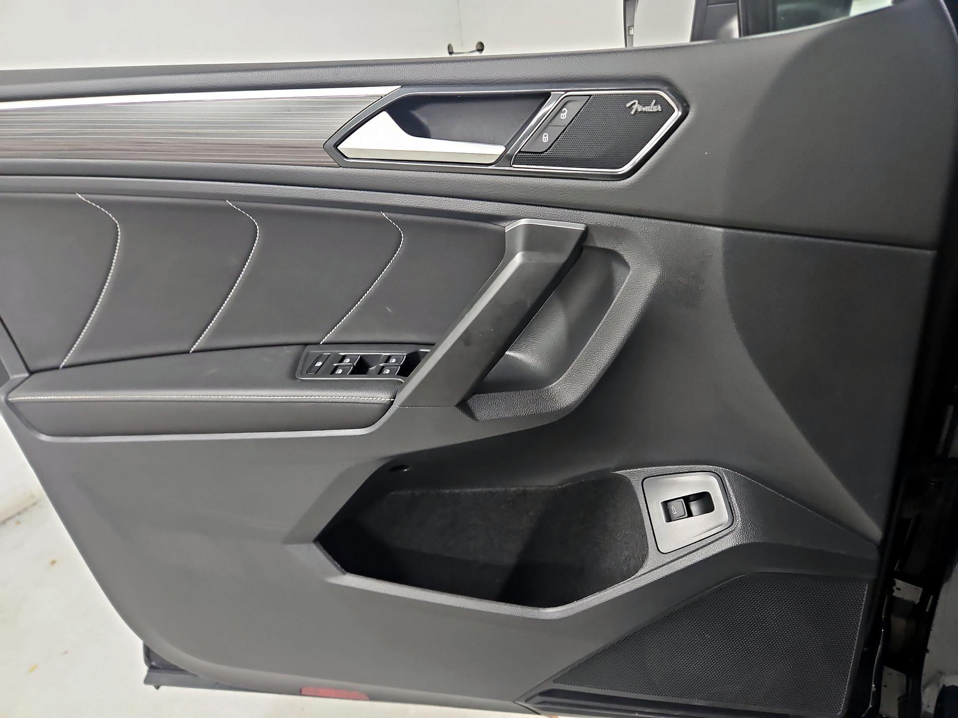 Thumbnail: 2023 Volkswagen Tiguan - 12