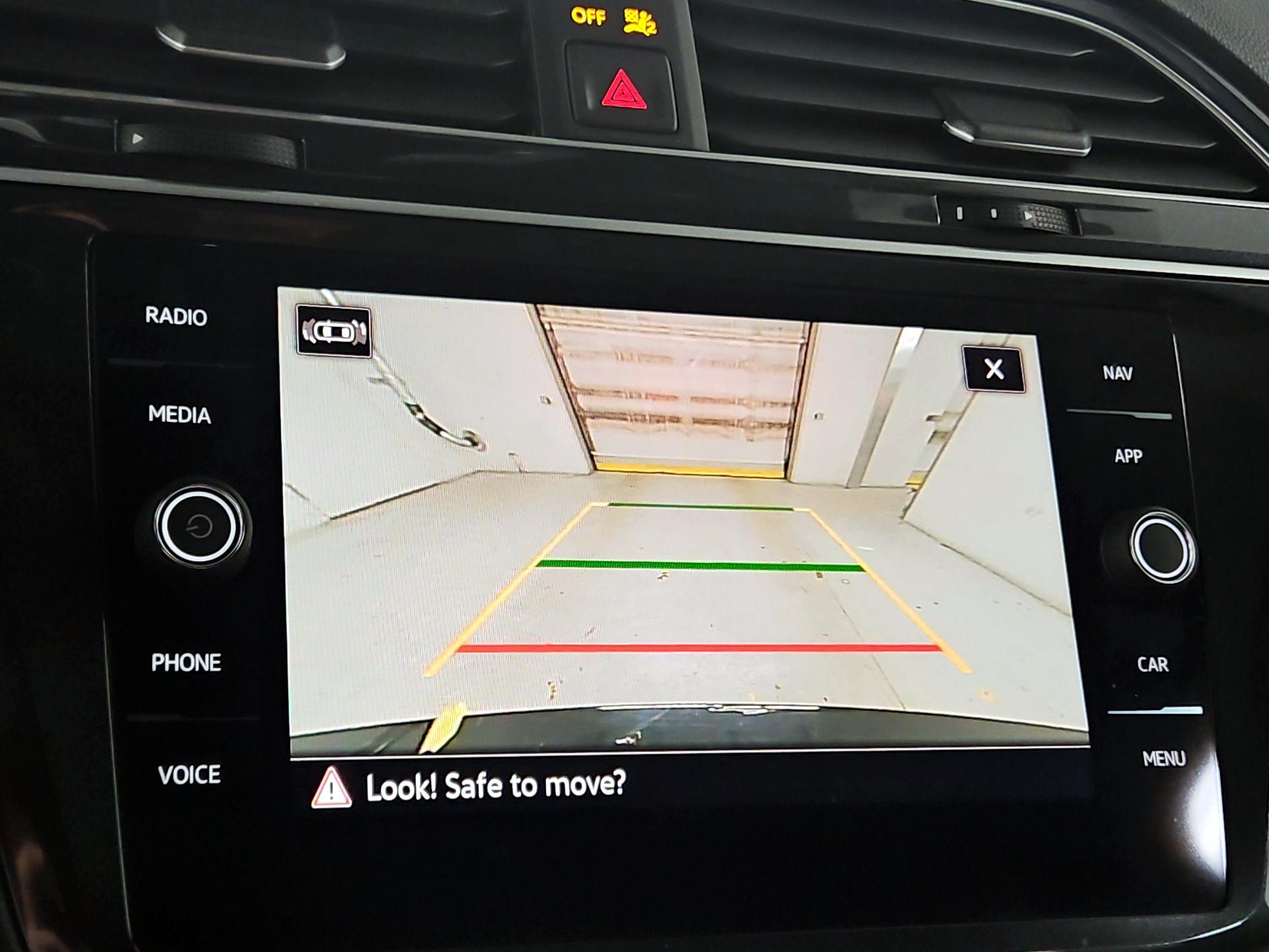 Thumbnail: 2023 Volkswagen Tiguan - 15