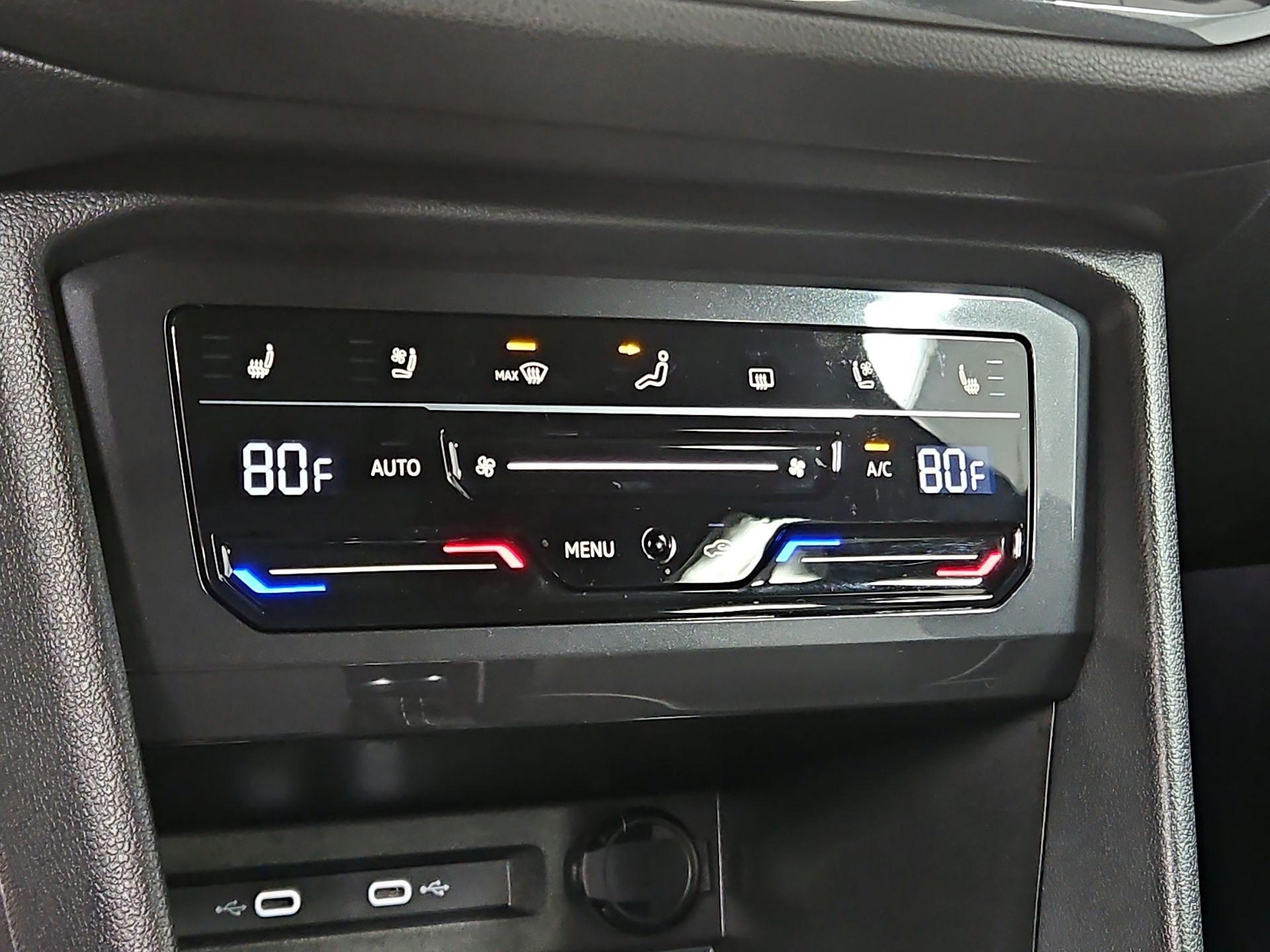 Thumbnail: 2023 Volkswagen Tiguan - 17