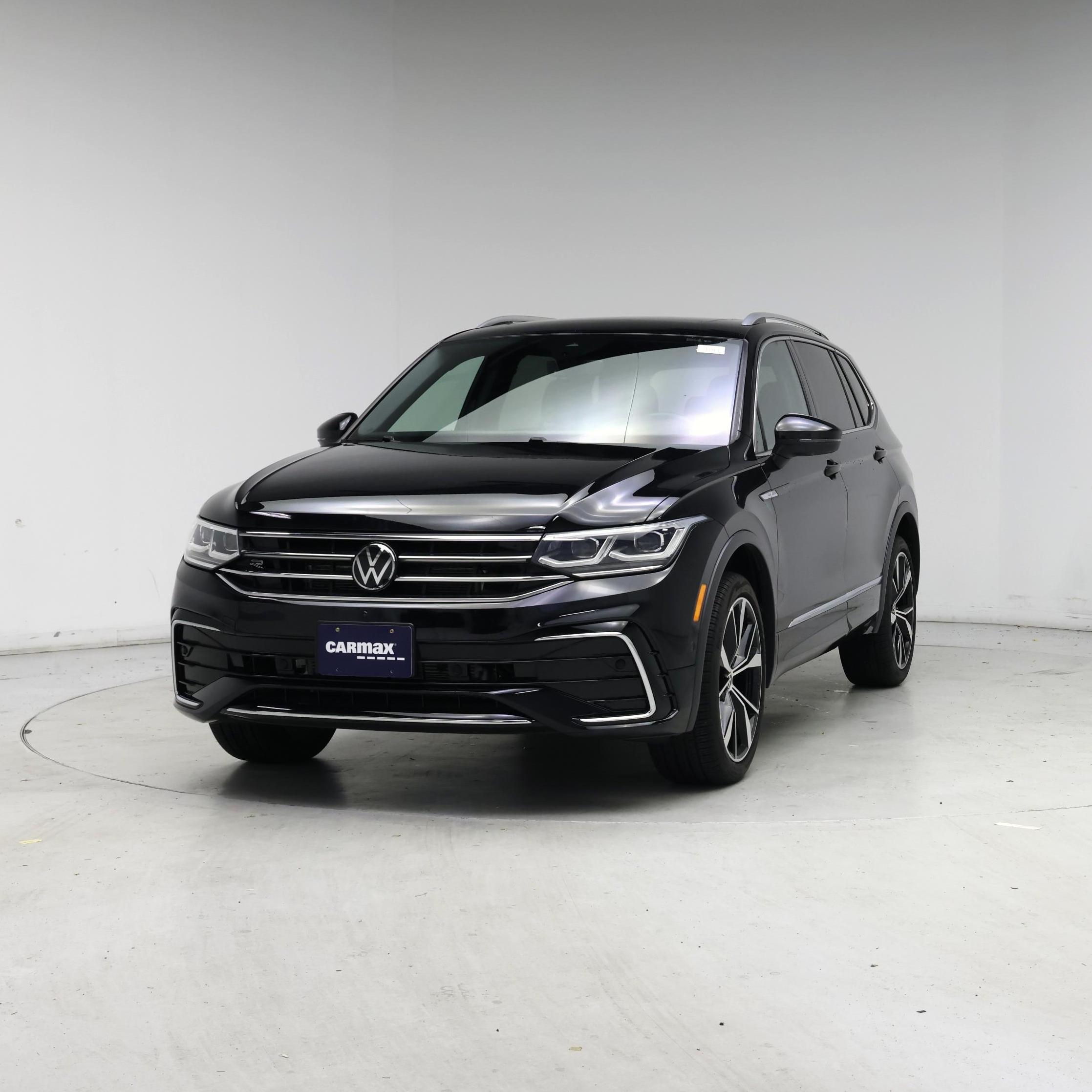 Thumbnail: 2023 Volkswagen Tiguan - 4