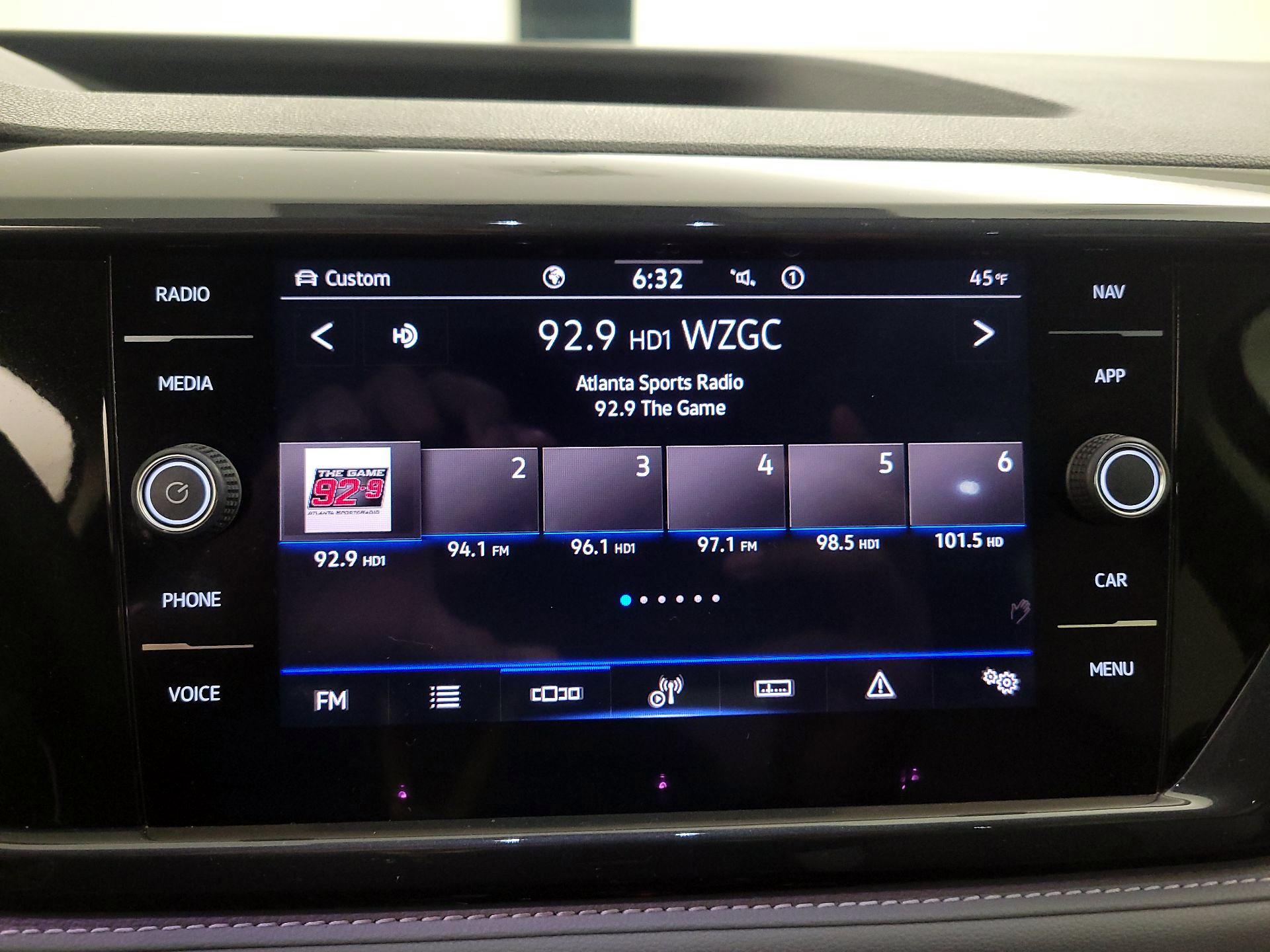 Thumbnail: 2023 Volkswagen Taos - 16