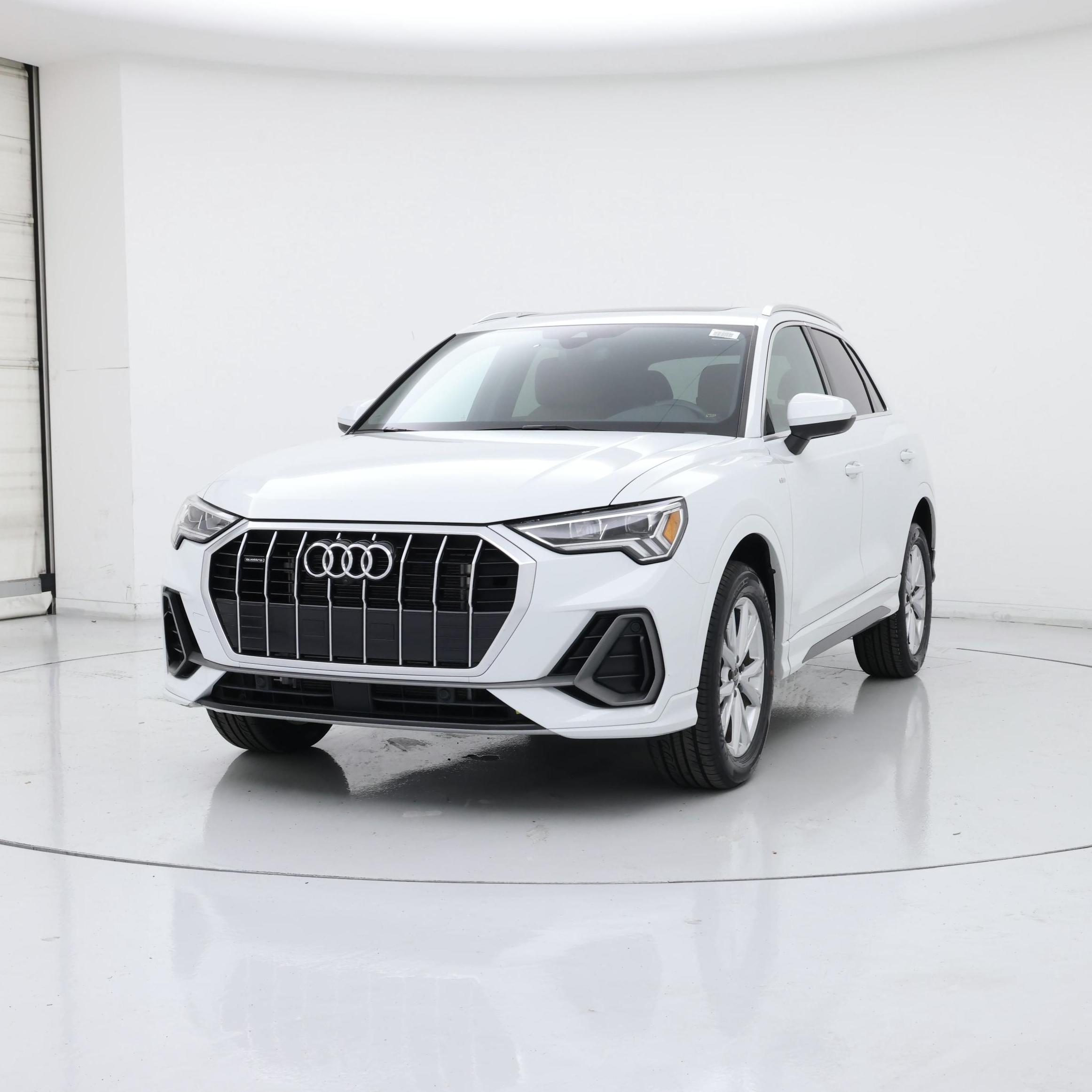 Thumbnail: 2022 Audi Q3 - 4