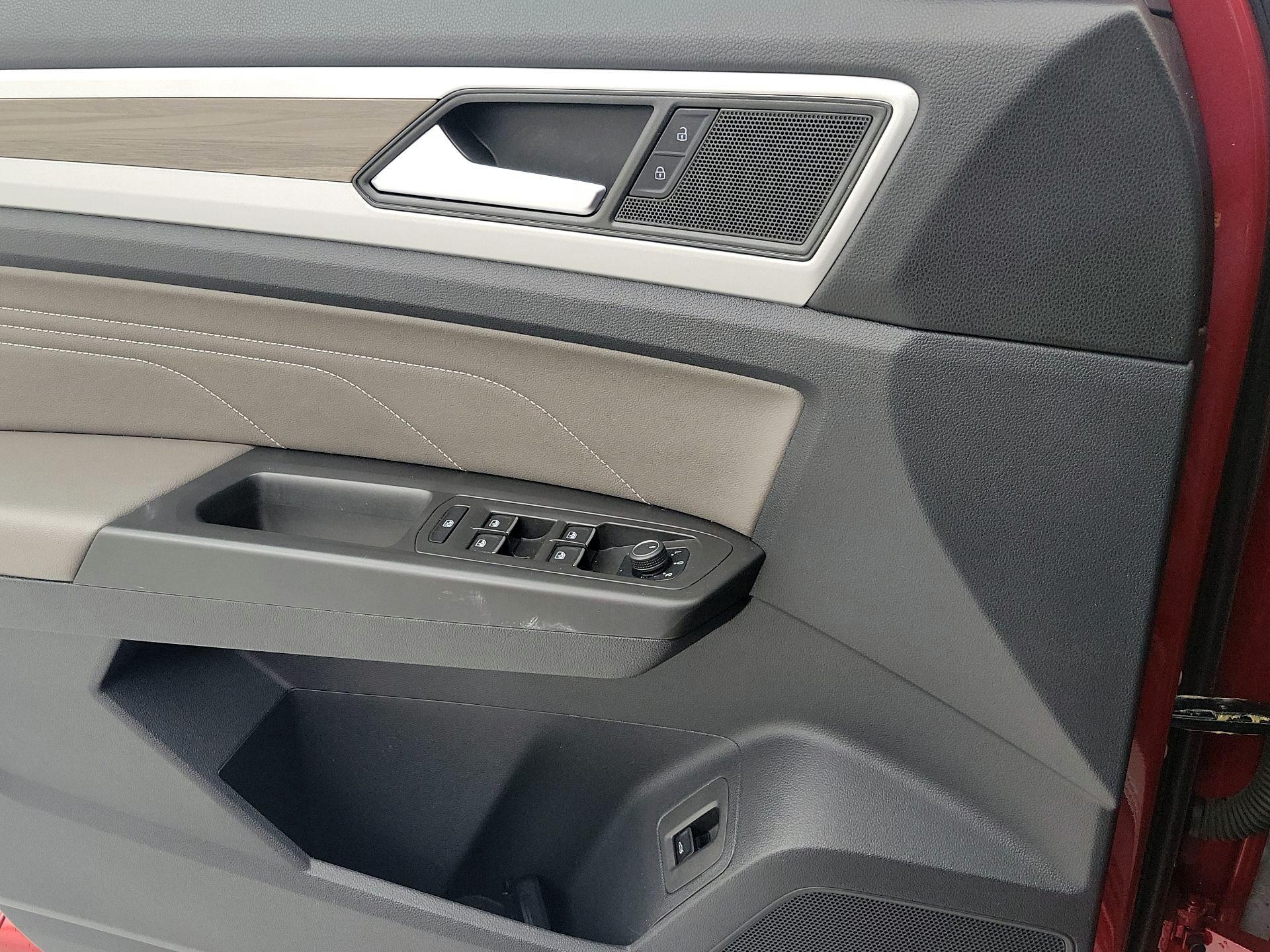 Thumbnail: 2022 Volkswagen Atlas - 12