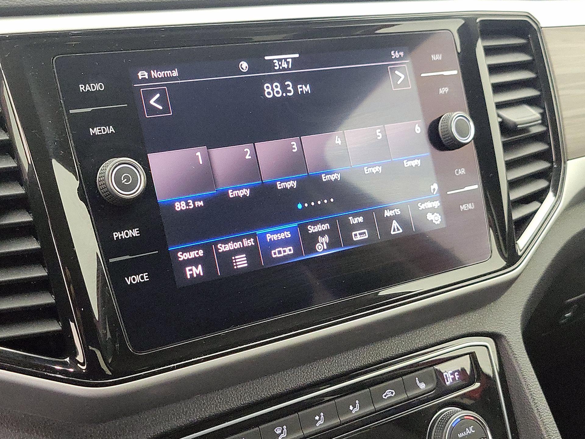 Thumbnail: 2022 Volkswagen Atlas - 16