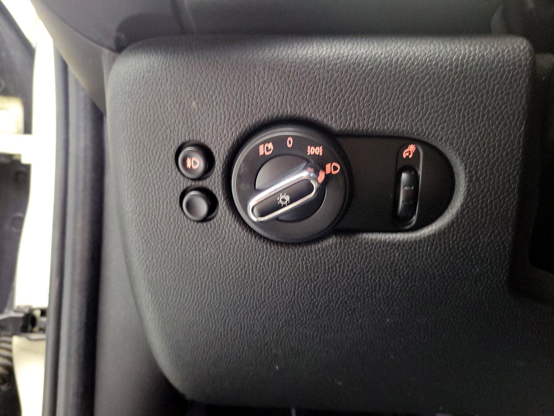 Thumbnail: 2020 MINI Cooper Hardtop - 13