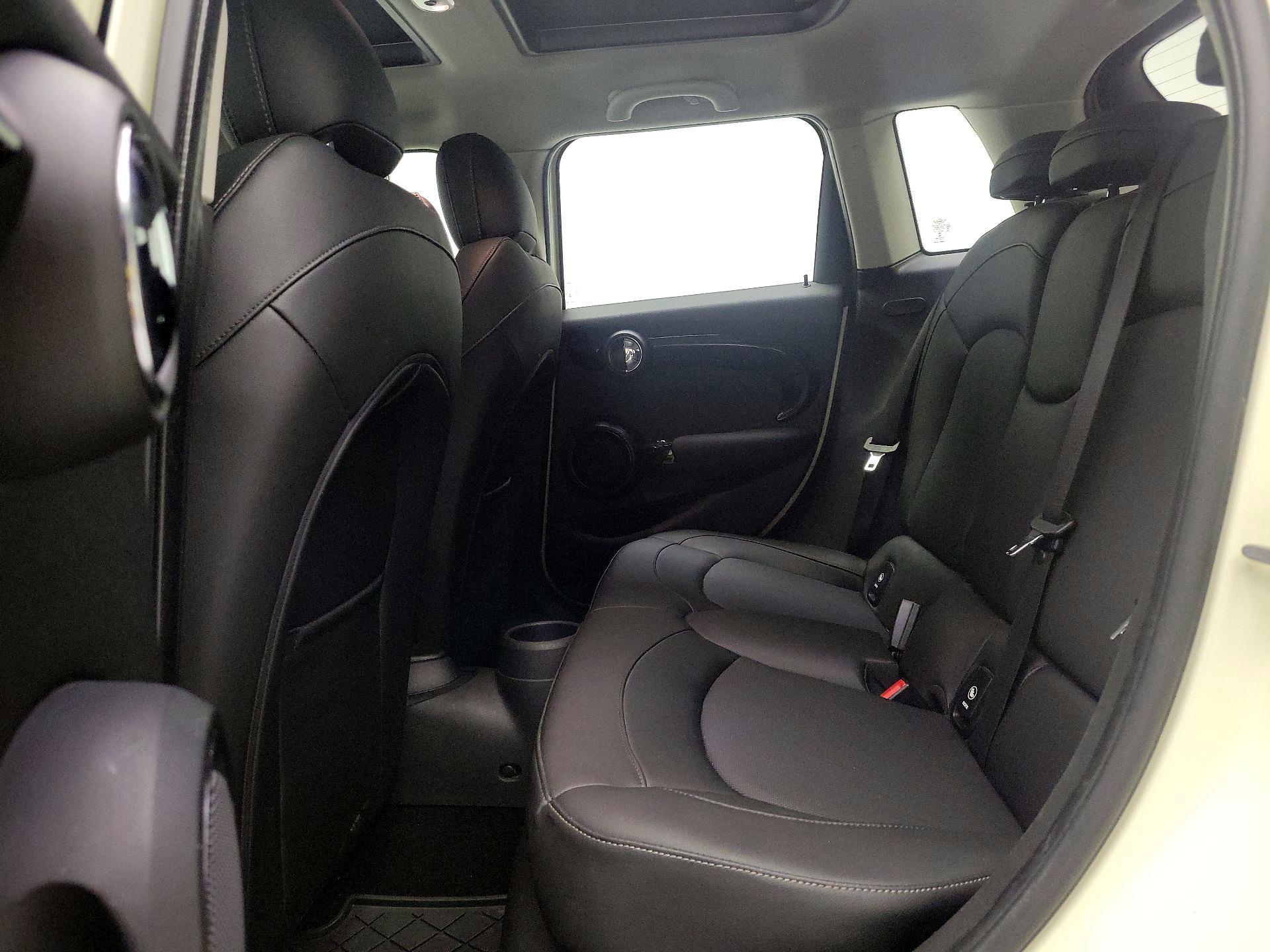 Thumbnail: 2020 MINI Cooper Hardtop - 20