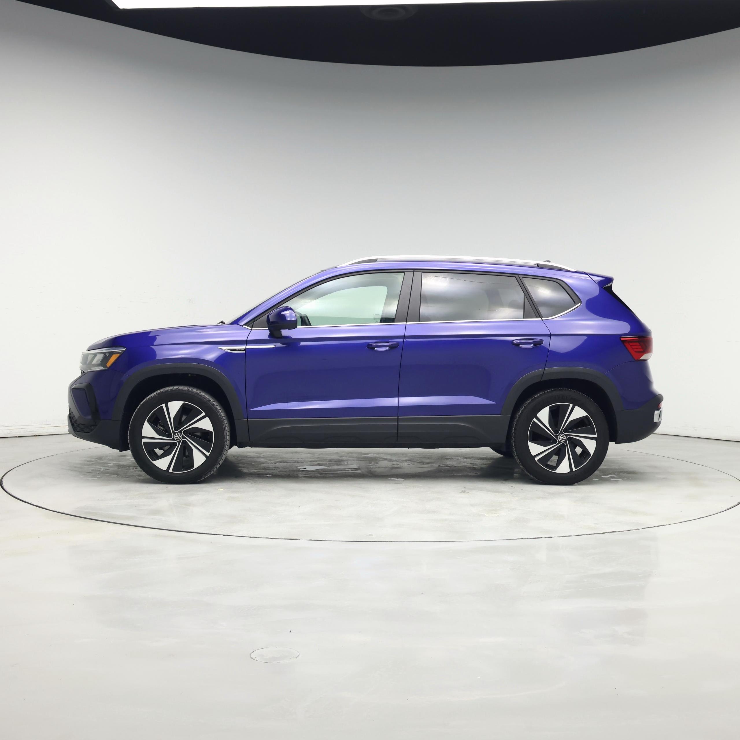 Thumbnail: 2023 Volkswagen Taos - 3