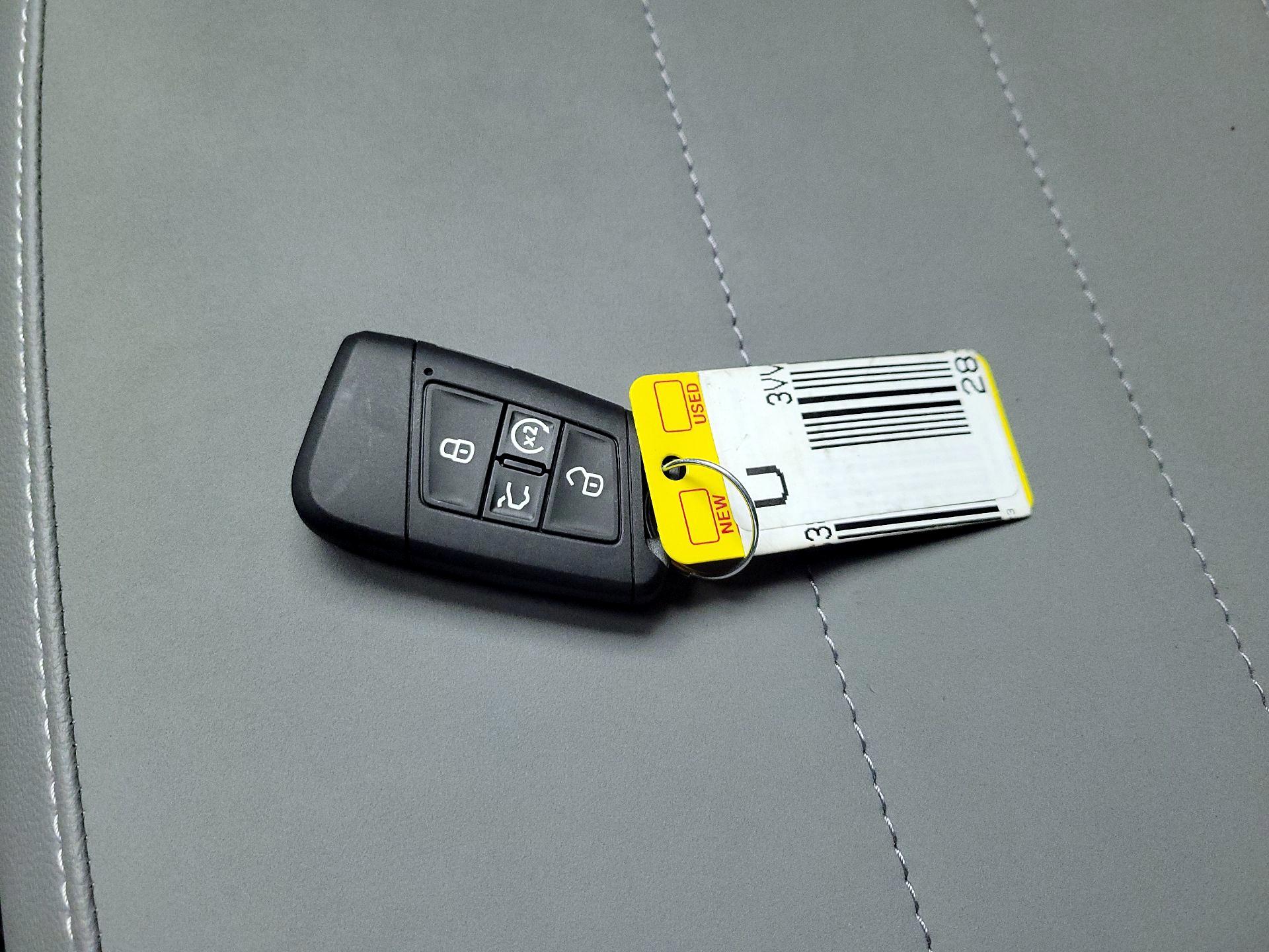 Thumbnail: 2023 Volkswagen Taos - 18