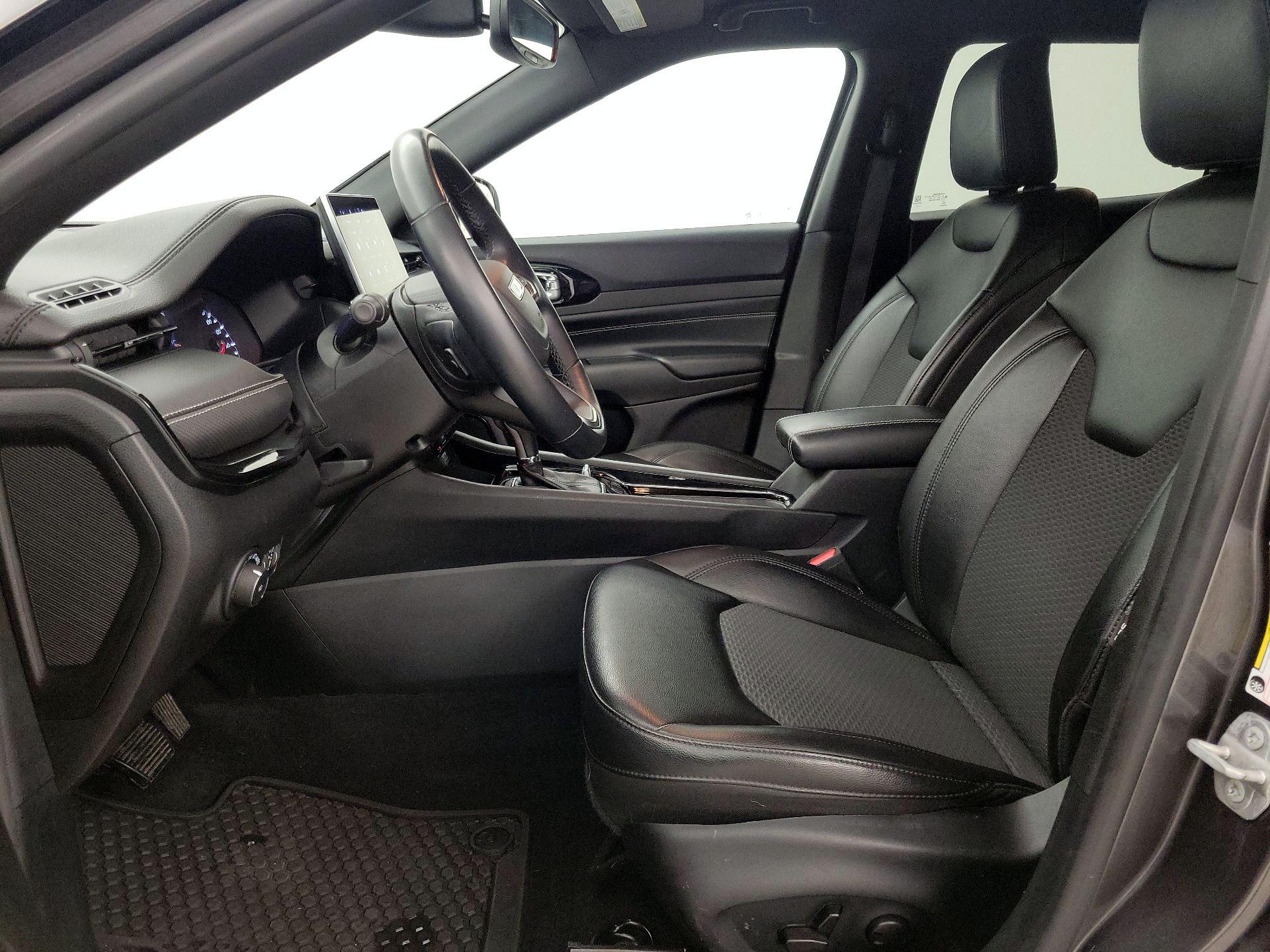 Thumbnail: 2022 Jeep Compass - 11